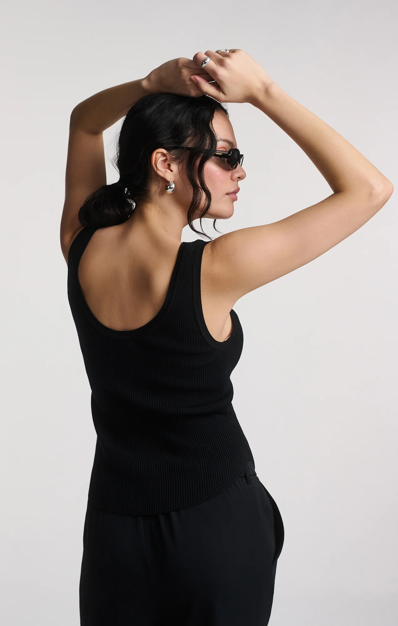 BASIC TANK TOP IN BLACK - Image 4
