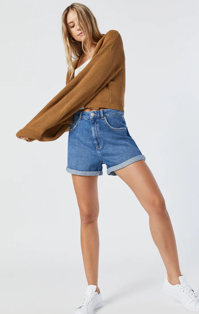 CLARA BOYFRIEND SHORTS IN MID BLUE RECYCLED BLUE - Image 4