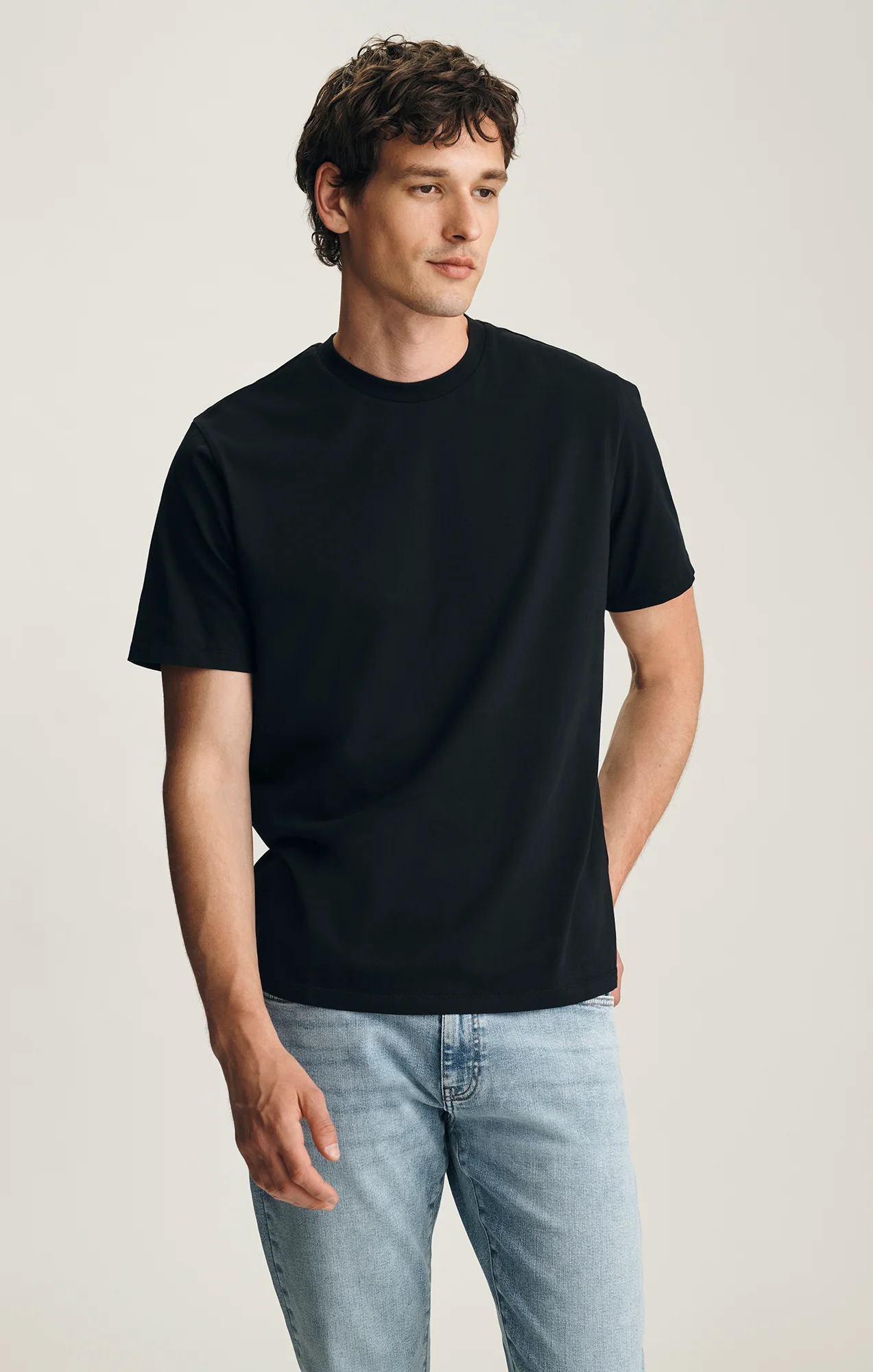 CREW NECK T-SHIRT IN BLACK