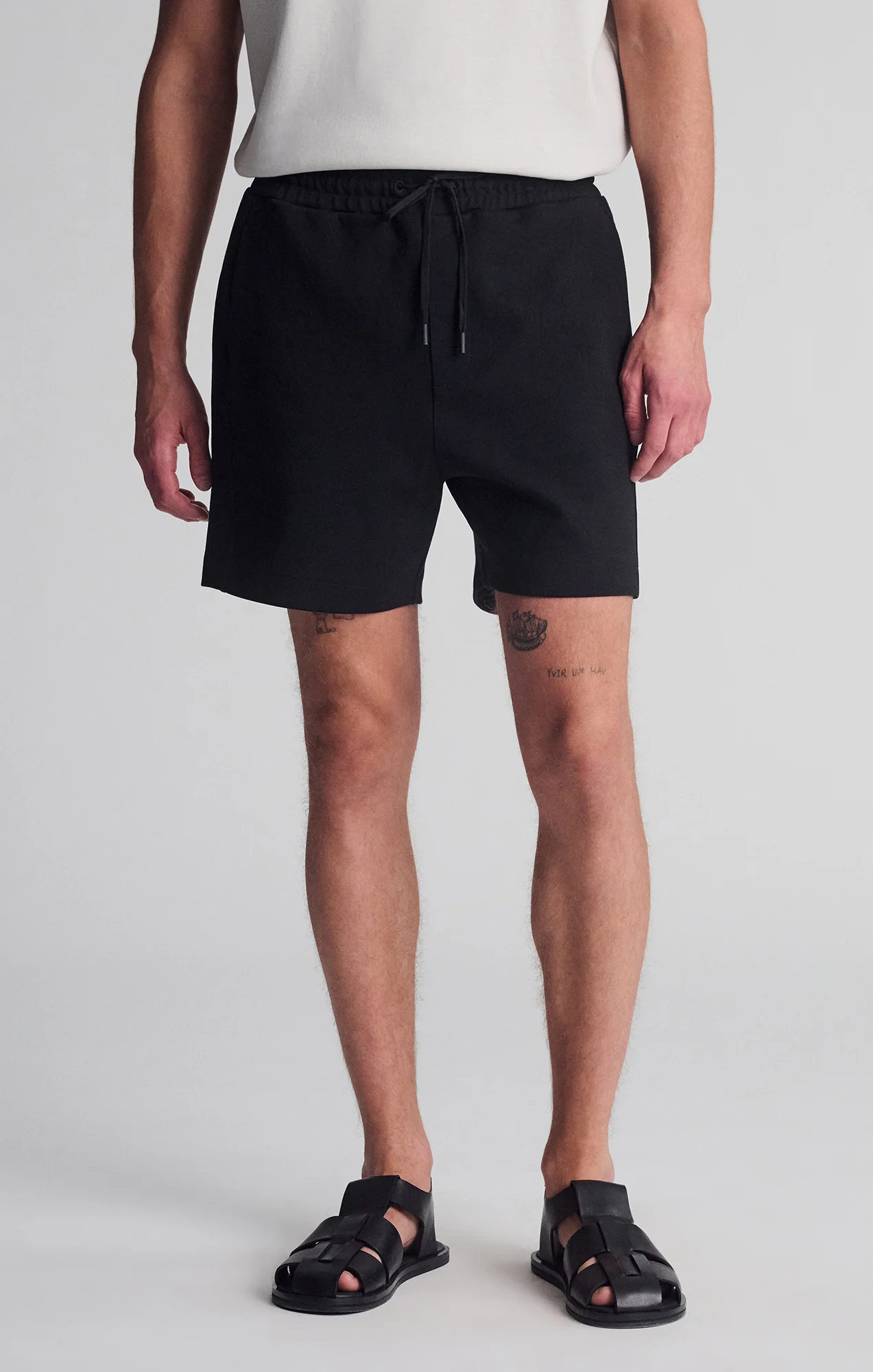 DRAWSTRING SHORTS IN BLACK - Image 4