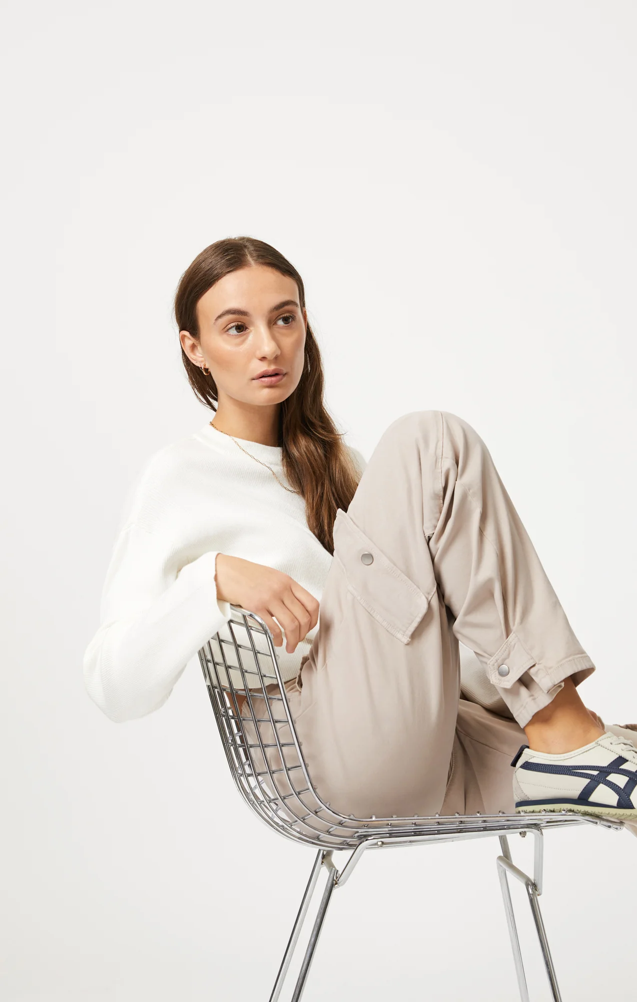 ELSIE CARGO PANTS IN SILVER GREY LUXE TWILL - Image 7