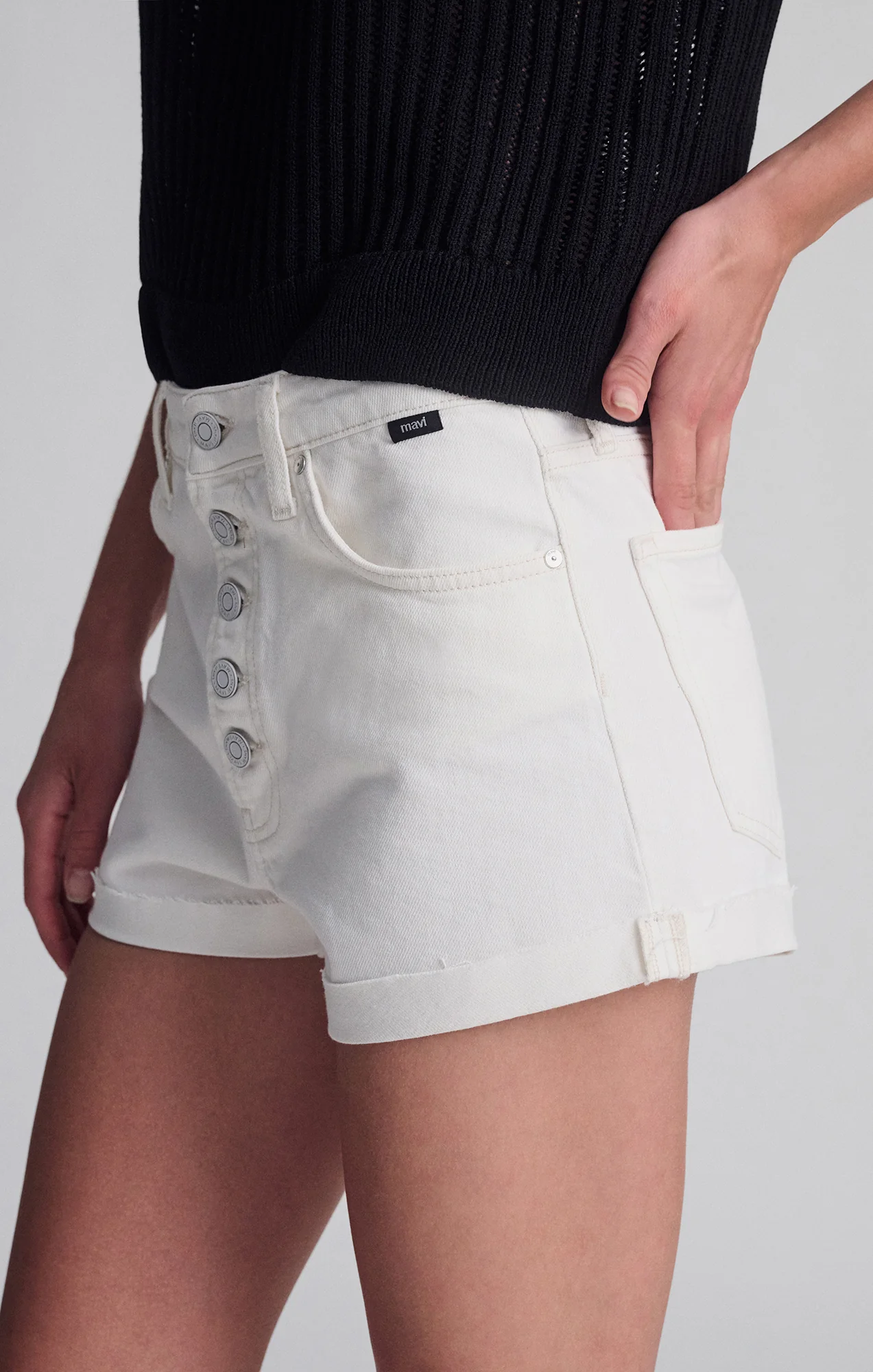 FIORA RELAXED SHORTS IN OFF WHITE 90'S - Image 4
