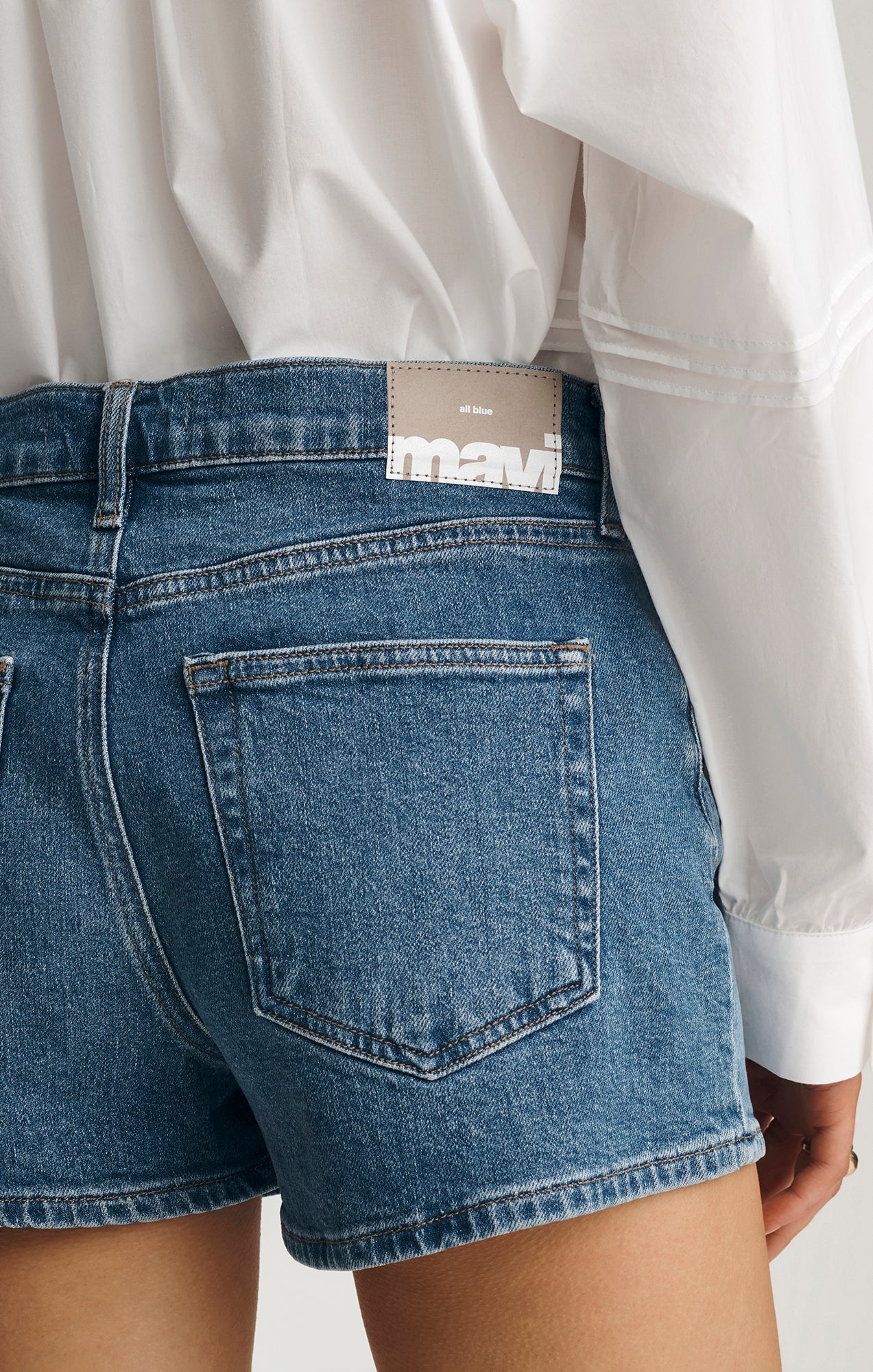 GARCIA MINI SHORTS IN MID BRUSHED CLASSIC BLUE - Image 5