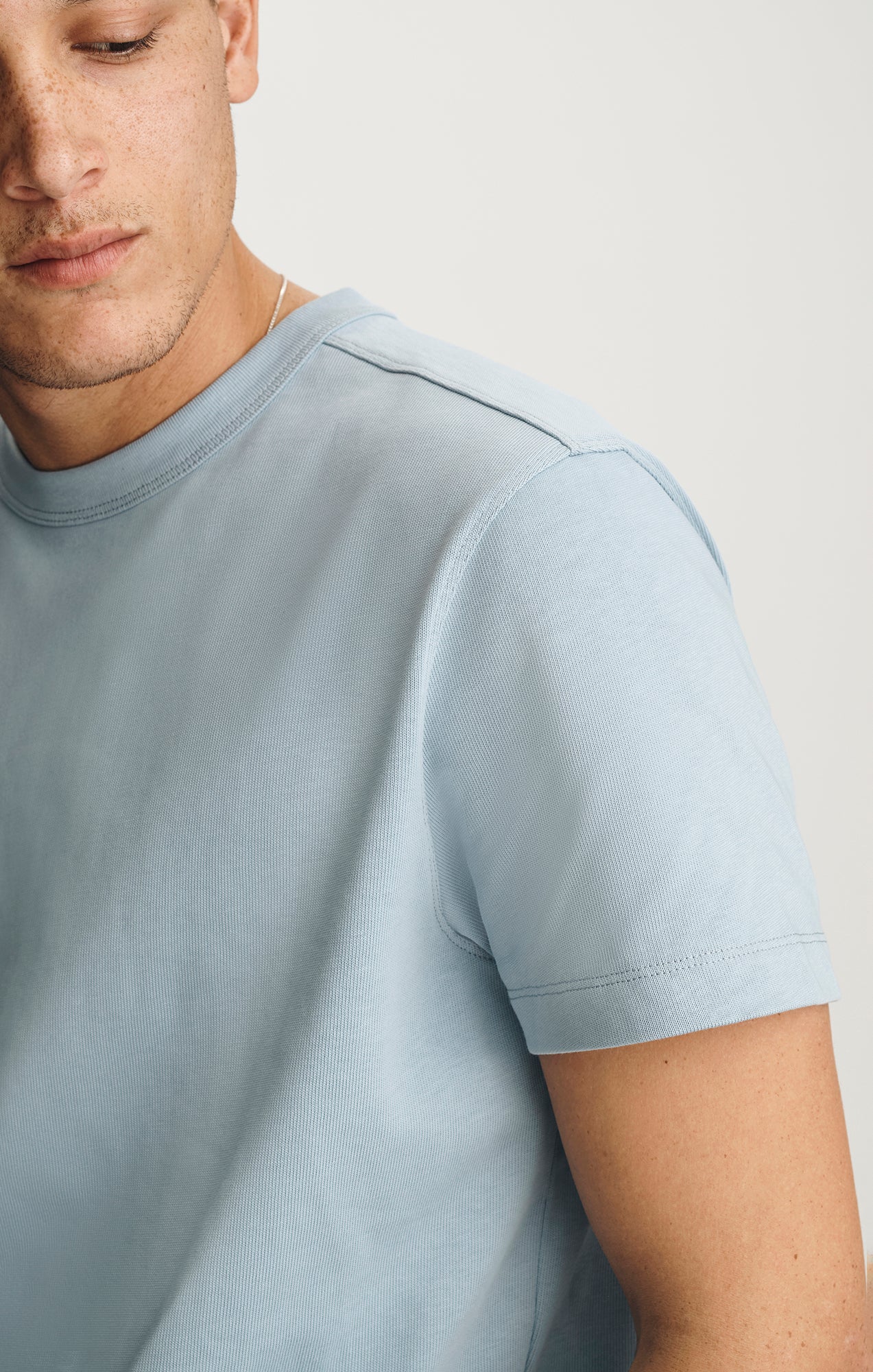 HERITAGE CREW NECK T-SHIRT IN DUSTY BLUE - Image 3