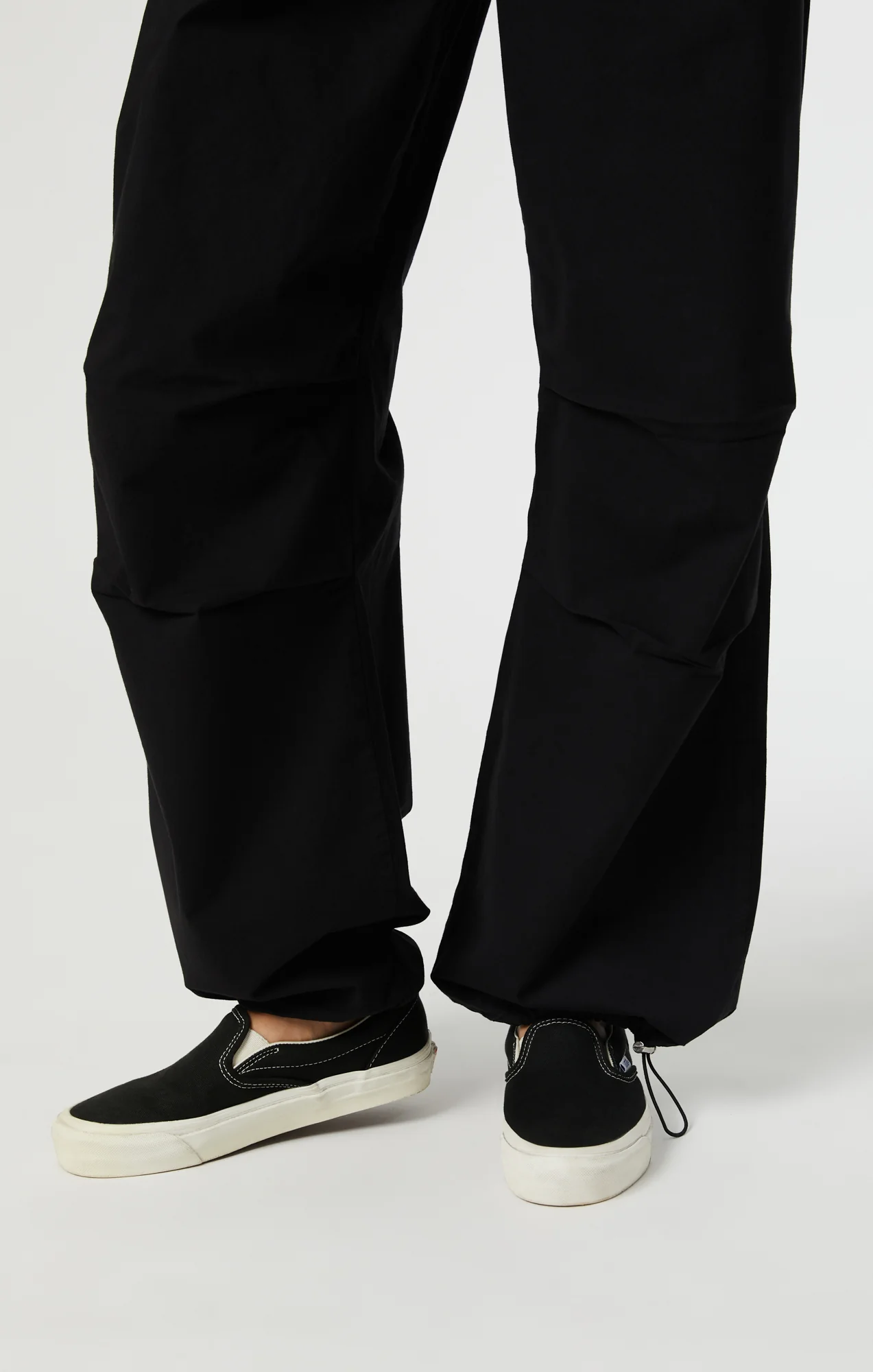 HILL PARACHUTE PANTS IN DARK SMOKE MOVE - Image 8