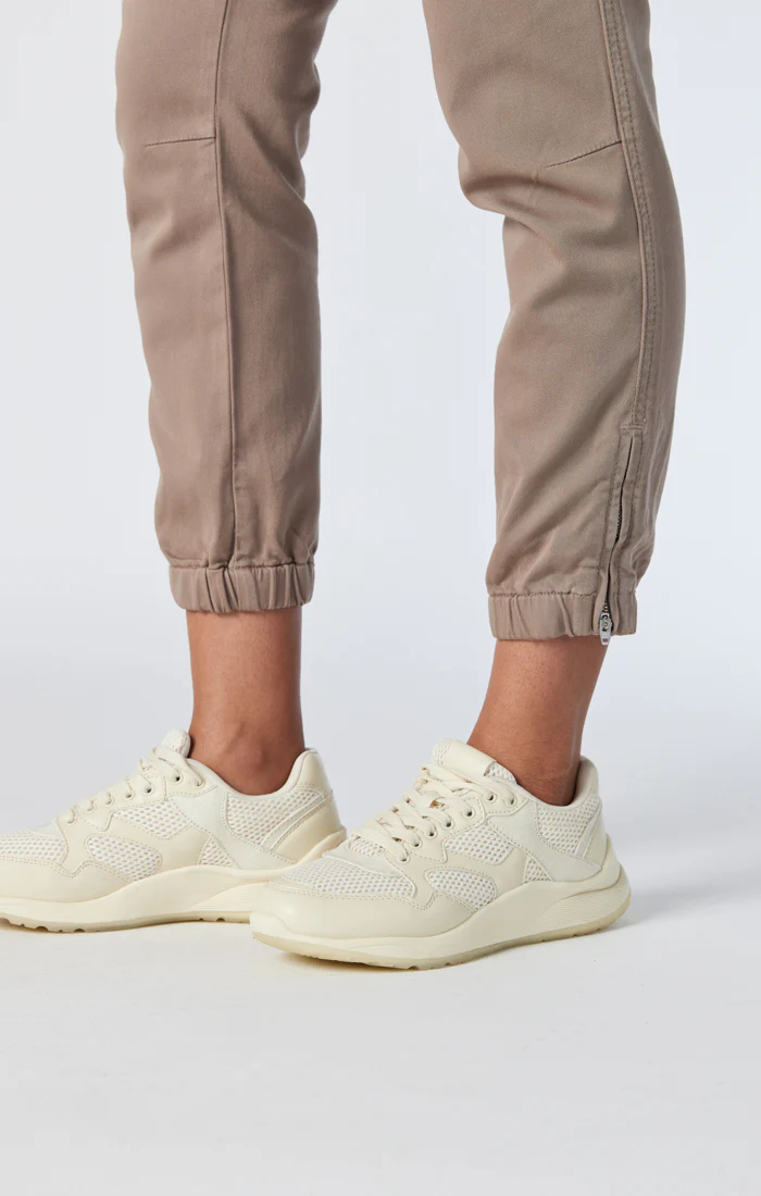 IVY SLIM CARGO IN FUNGI CASUAL COMFORT - Image 6