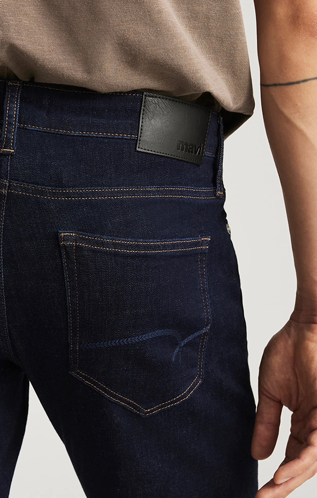JAMES SKINNY IN RINSE FEATHER BLUE - Image 8