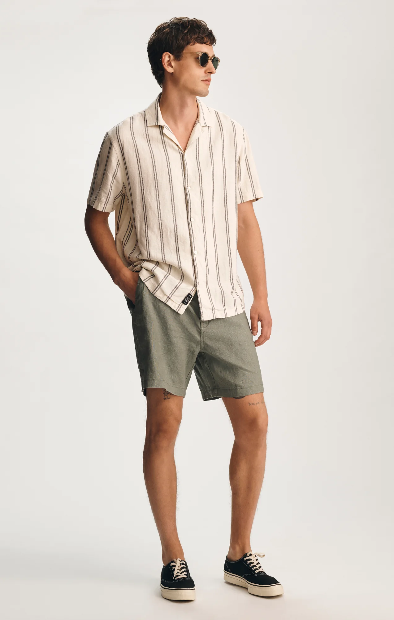 LINEN 7" INSEAM SHORTS IN AGAVE GREEN