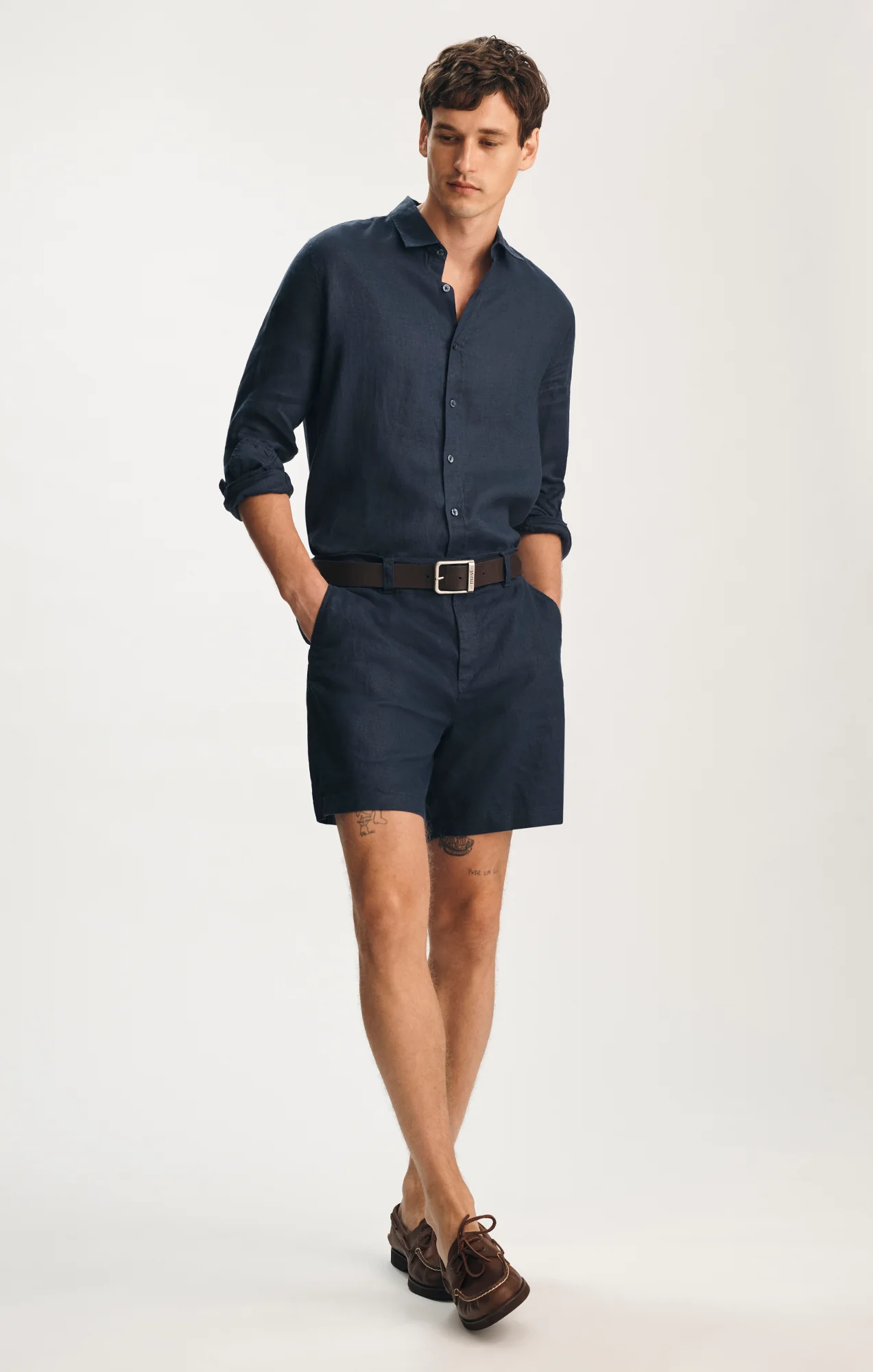 LINEN 7" INSEAM SHORTS IN BLACK IRIS