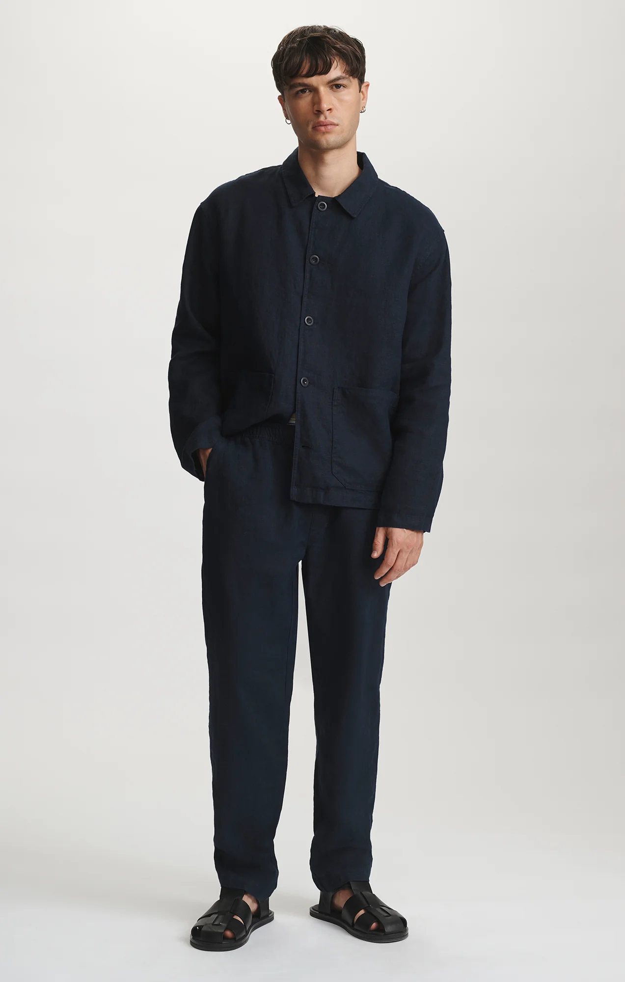 LINEN DOUBLE POCKET BUTTON-UP SHIRT IN DARK SAPPHIRE - Image 5
