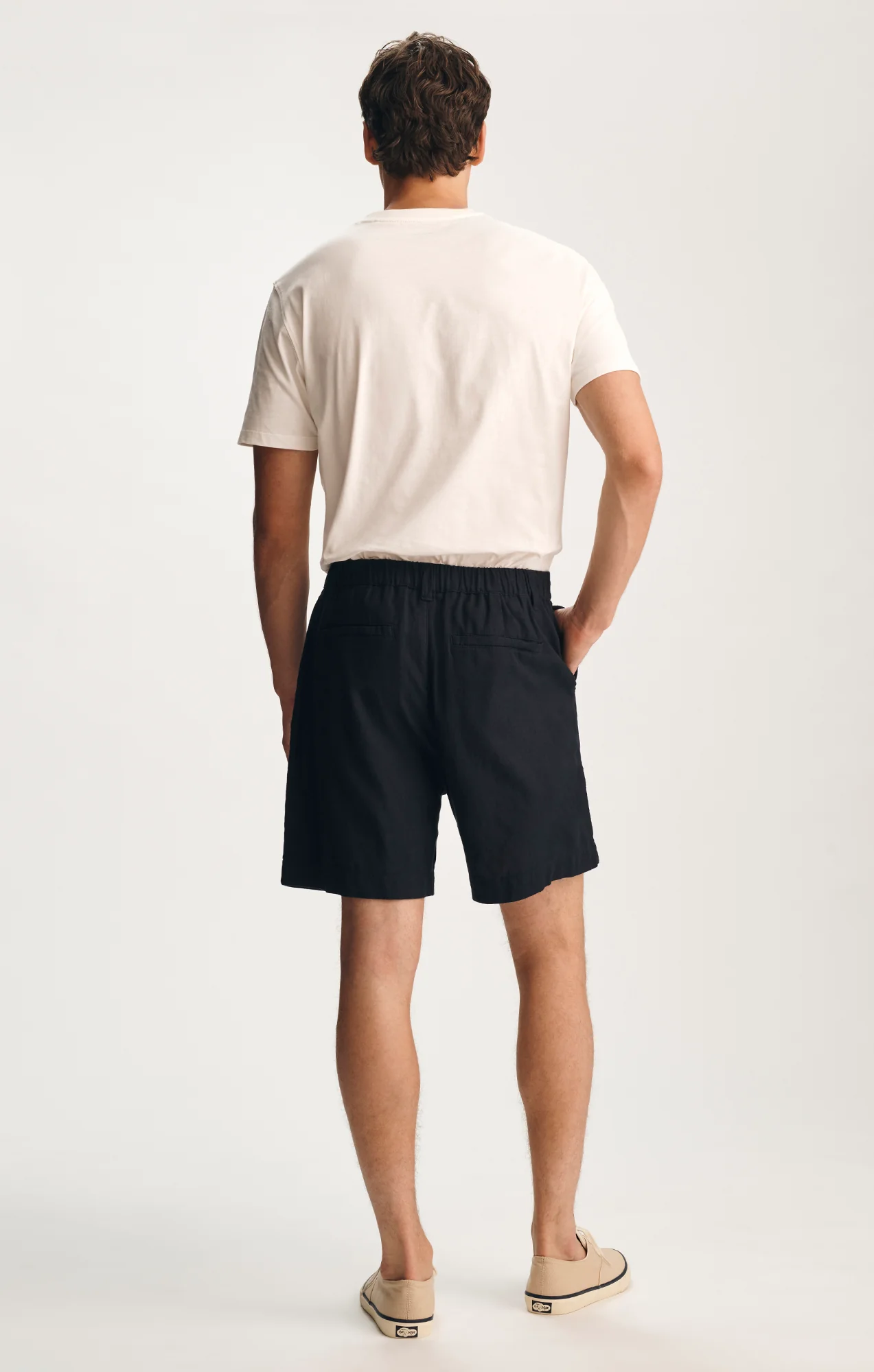 LINEN PLEATED 7" INSEAM SHORTS IN SKY CAPTAIN - Image 3