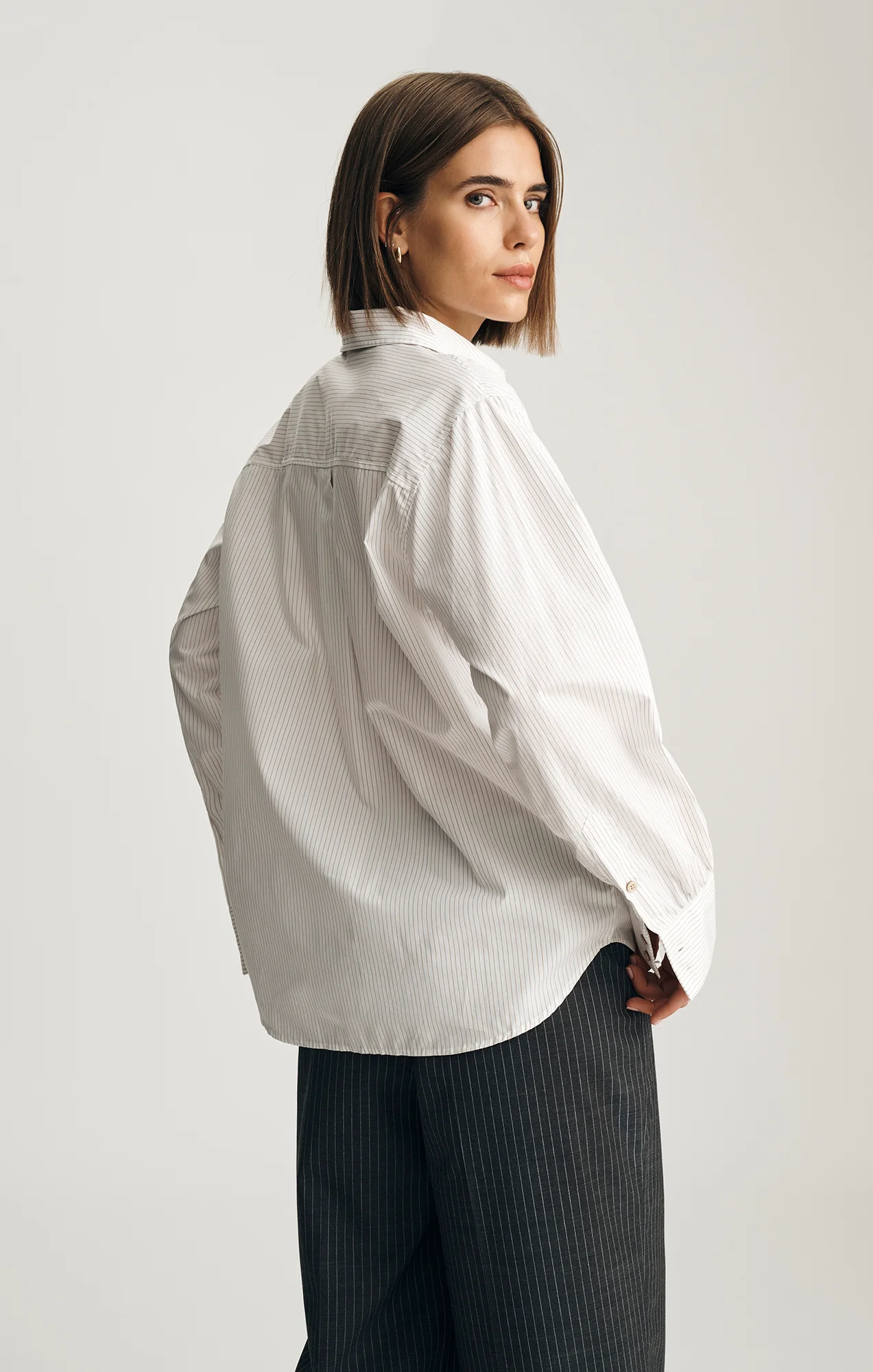 LONG SLEEVE BUTTON-UP SHIRT IN BEIGE STRIPE - Image 3