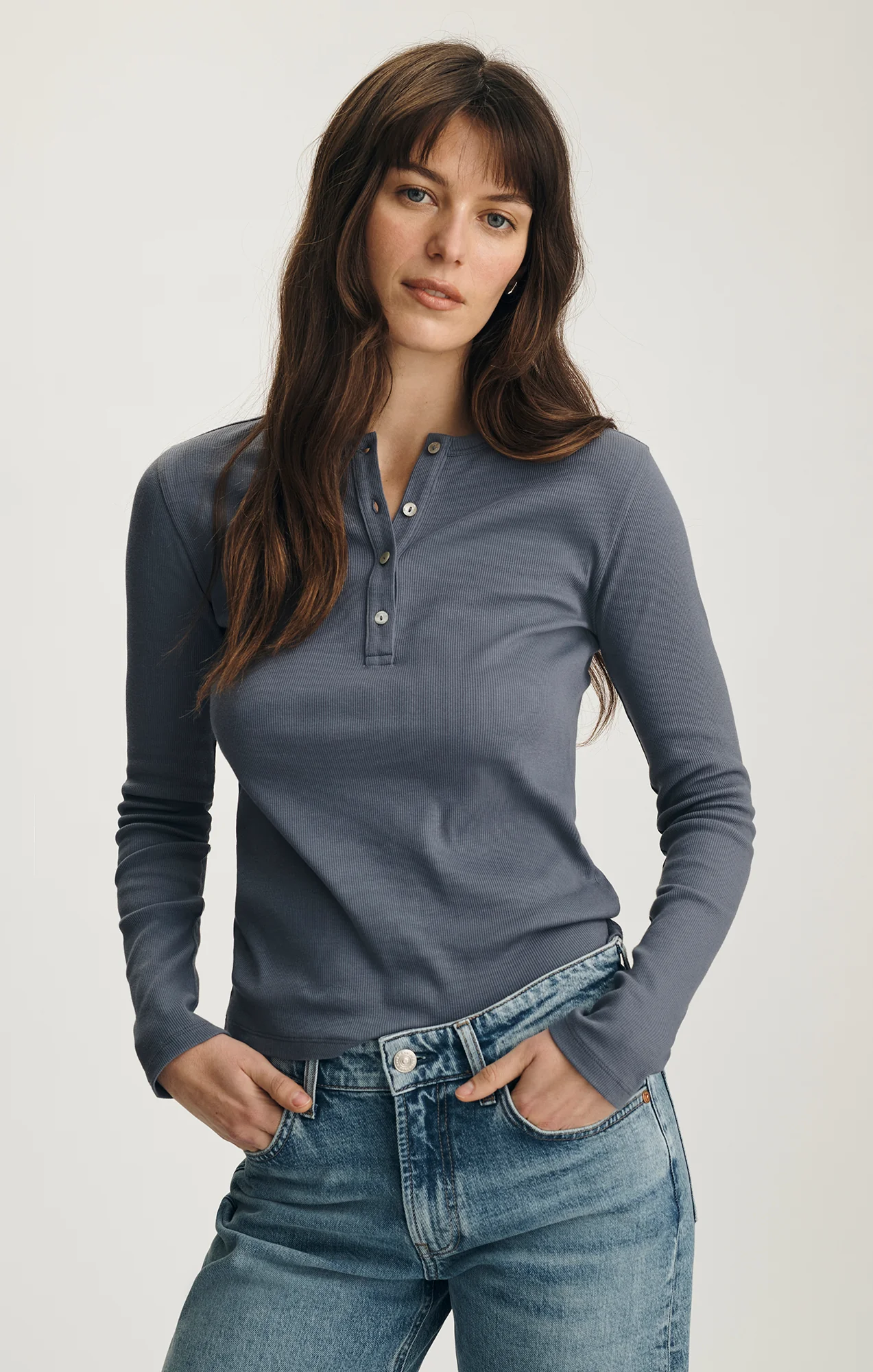 LONG SLEEVE HENLEY T-SHIRT IN GRISAILLE