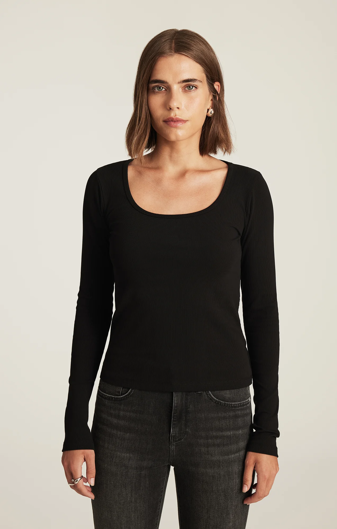 SOFIA RIBBED SQUARE NECK T-SHIRT IN BLACK