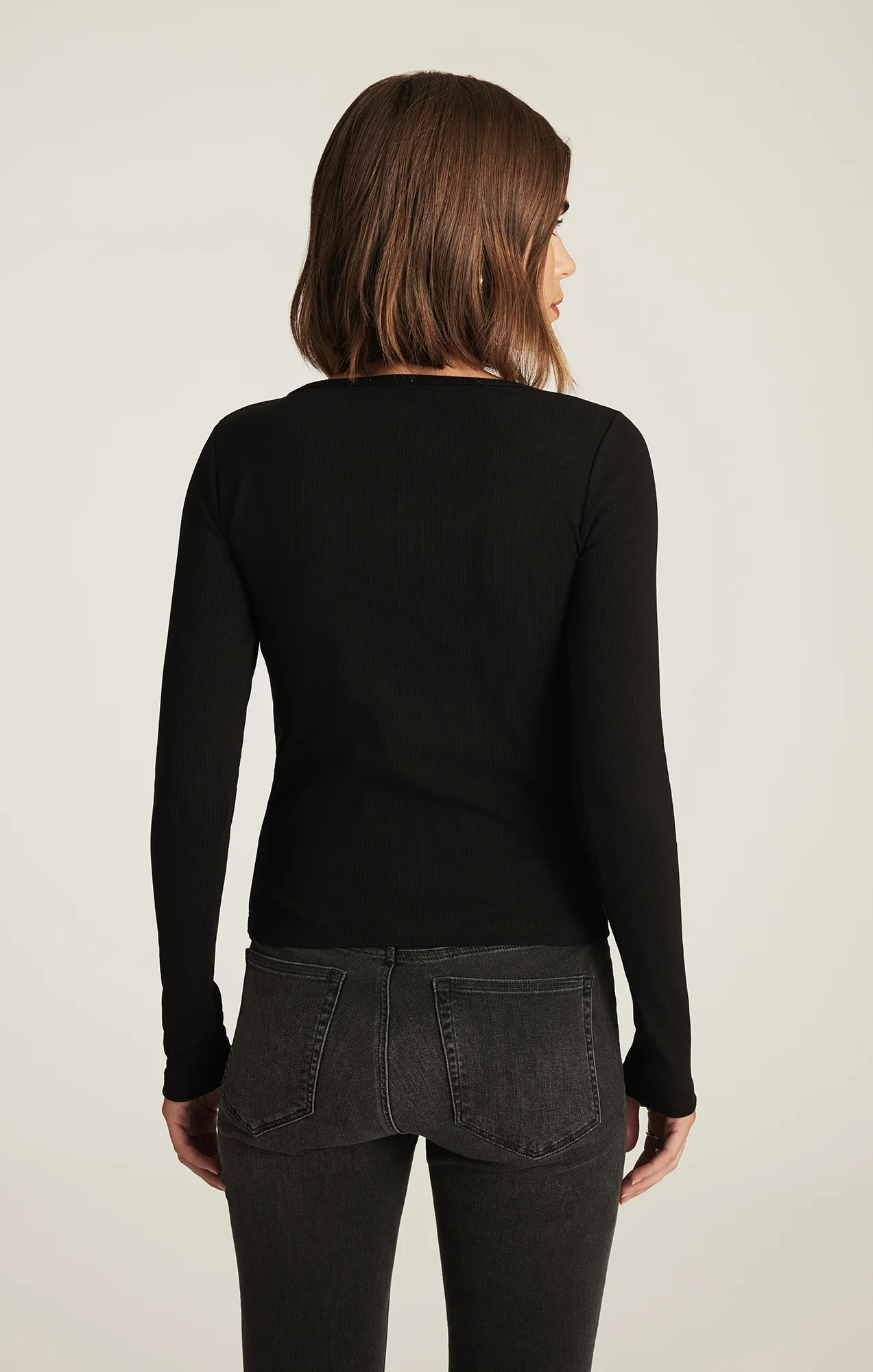 SOFIA RIBBED SQUARE NECK T-SHIRT IN BLACK - Image 2