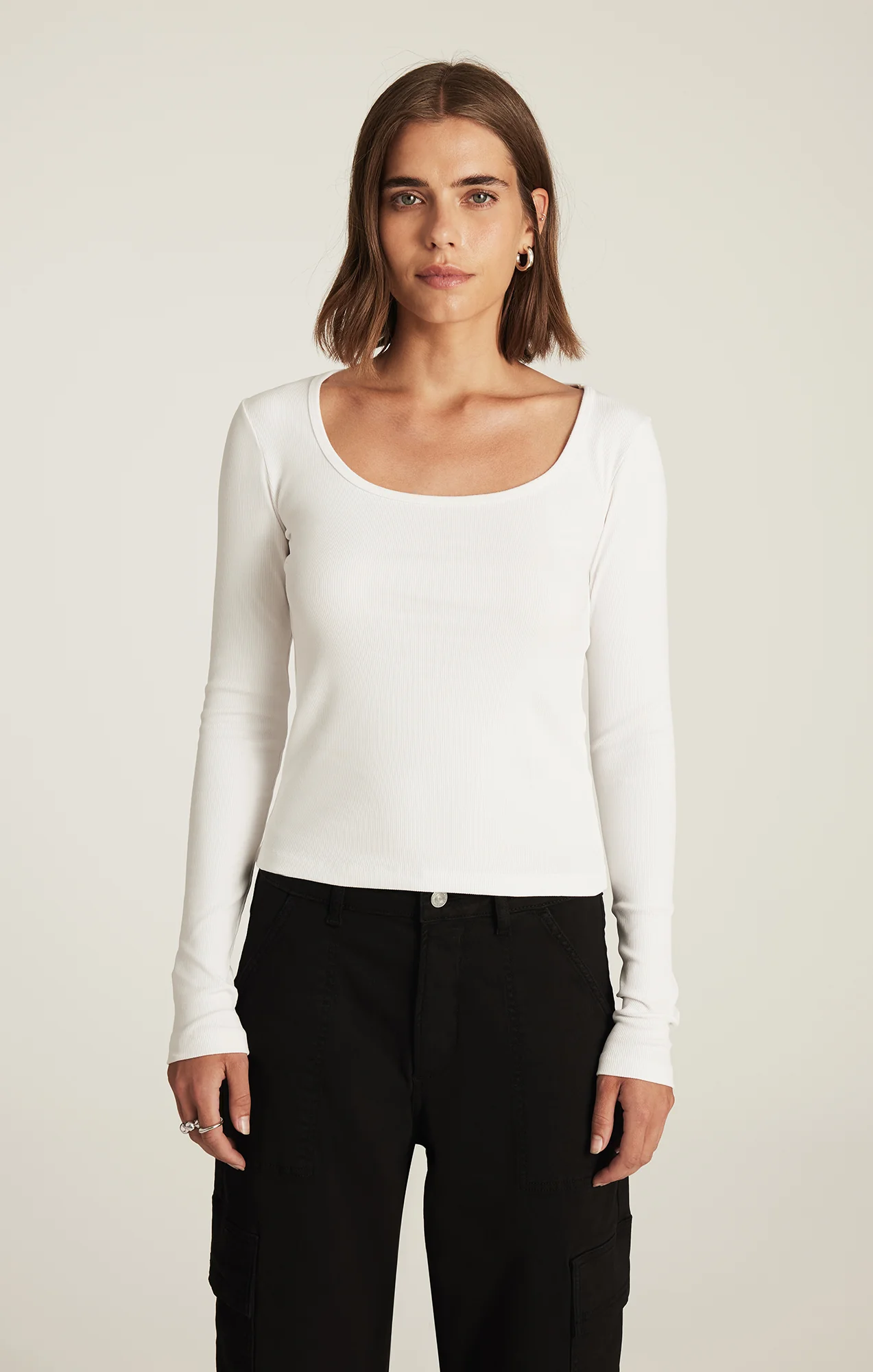 SOFIA RIBBED SQUARE NECK T-SHIRT IN WHITE - Image 4