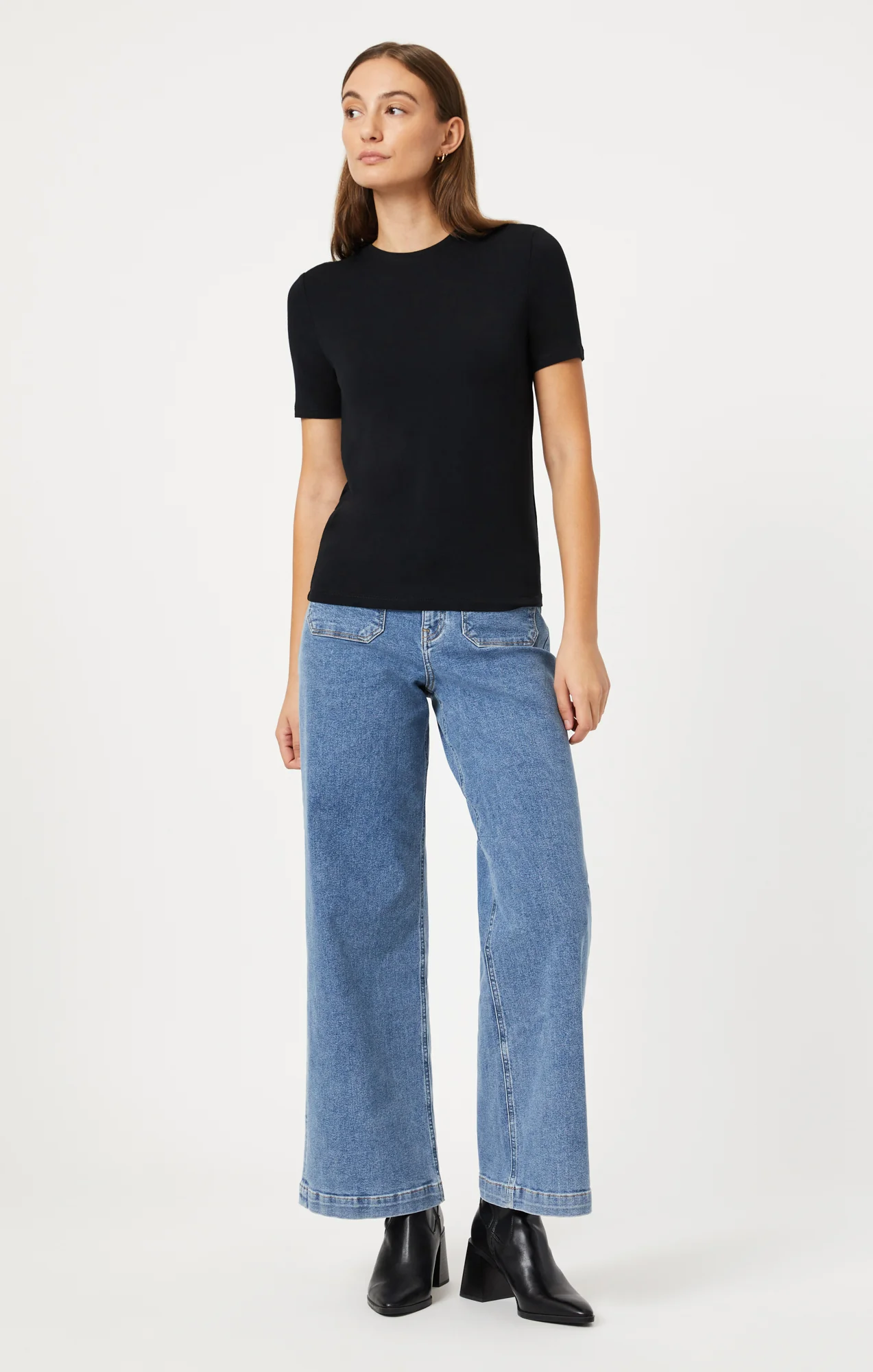 LUXE CREW NECK T-SHIRT IN BLACK - Image 4