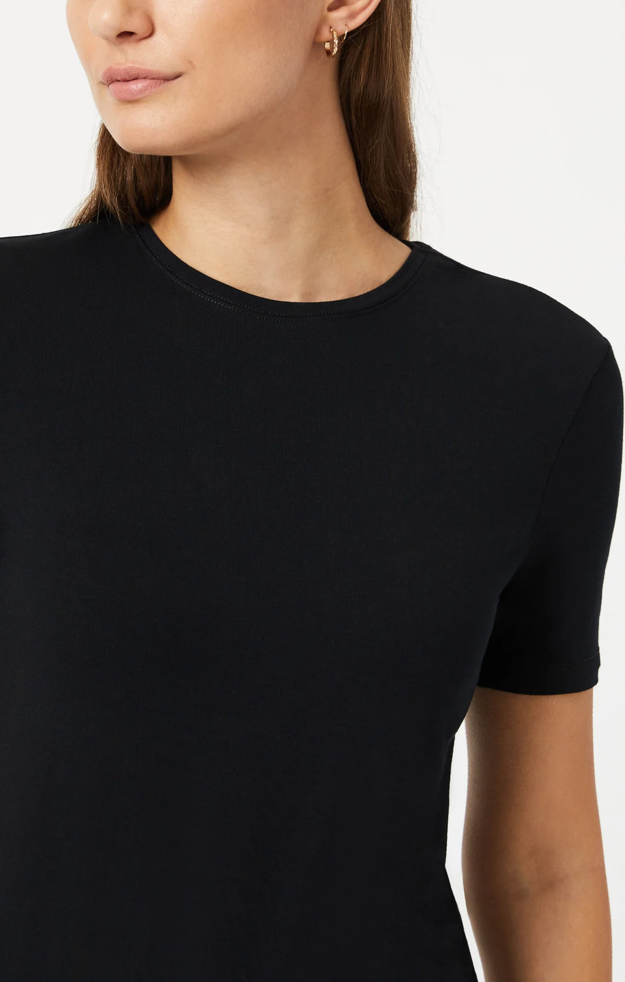 LUXE CREW NECK T-SHIRT IN BLACK - Image 6