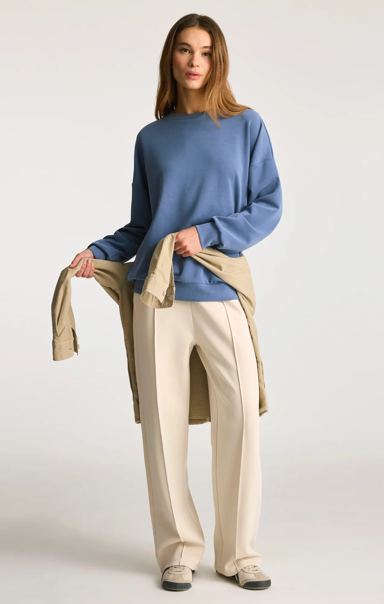 LUXE TOUCH TENCEL™ SWEATSHIRT IN BIJOU BLUE - Image 4
