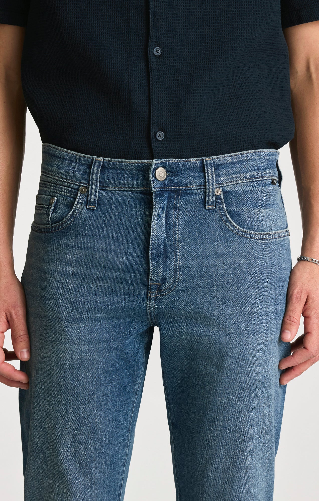 MATT RELAXED STRAIGHT LEG IN MID INDIGO BRUSHED WILLIAMSBURG - Image 6