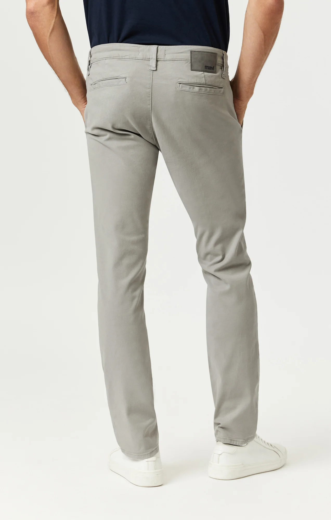 MILTON SLIM STRAIGHT CHINO IN IRON LUXE TWILL - Image 4