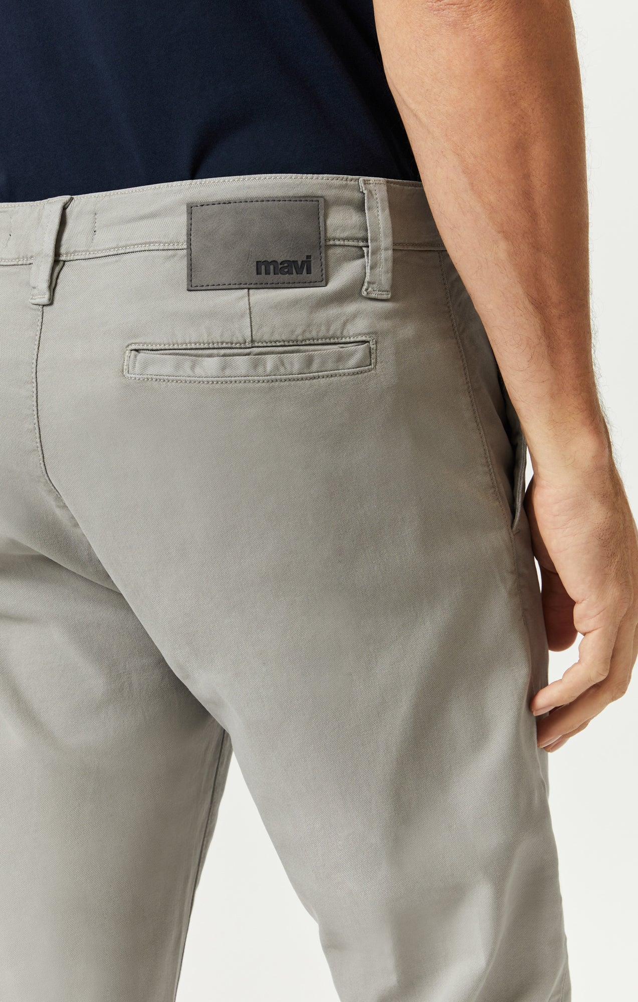 MILTON SLIM STRAIGHT CHINO IN IRON LUXE TWILL - Image 5