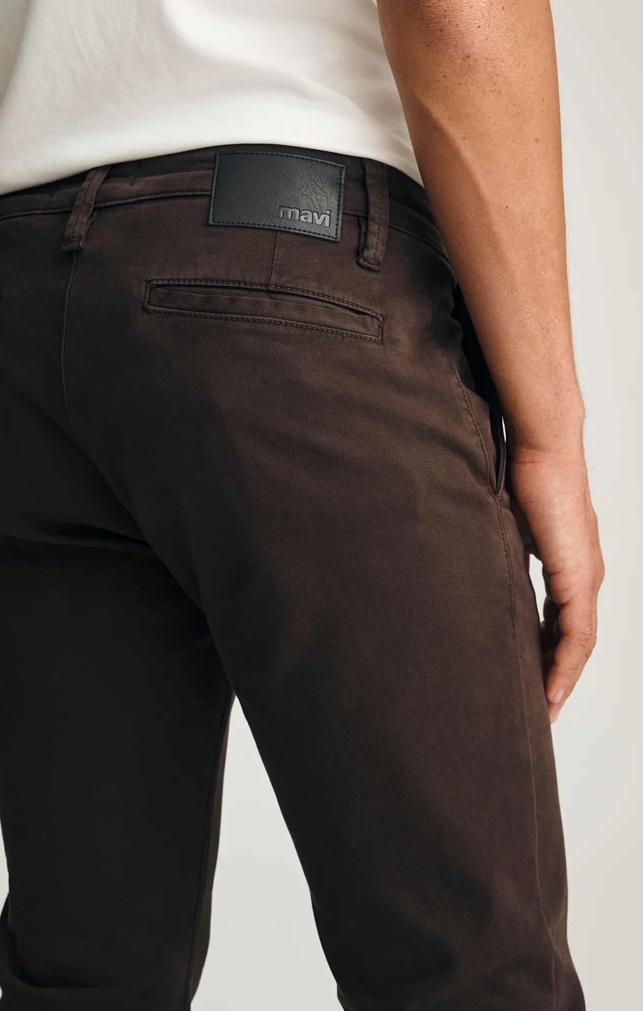 MILTON SLIM STRAIGHT CHINO IN AFTER DARK CASUAL TWILL - Image 4