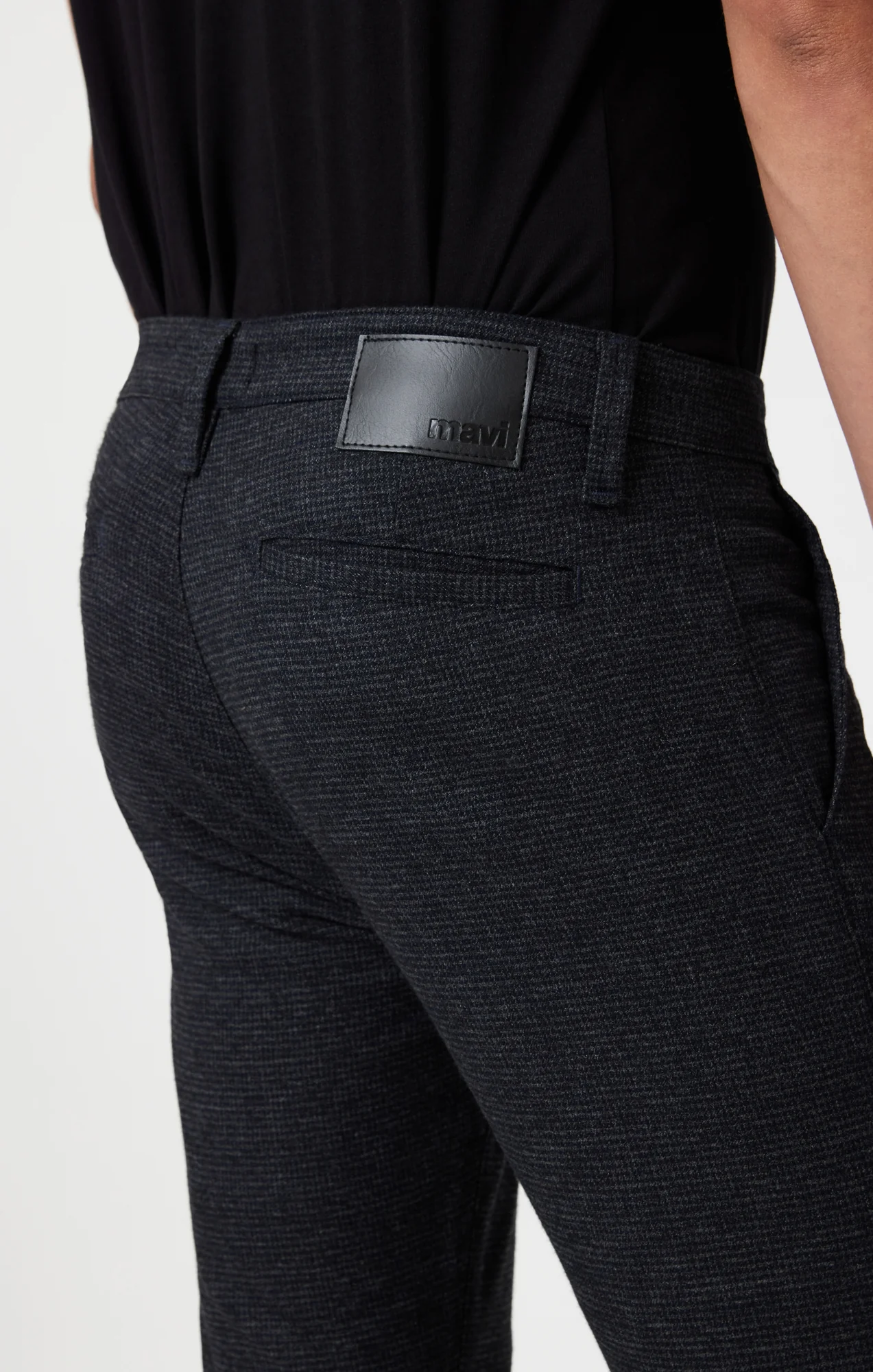 MILTON SLIM STRAIGHT CHINO IN NAVY HERRINGBONE - Image 6