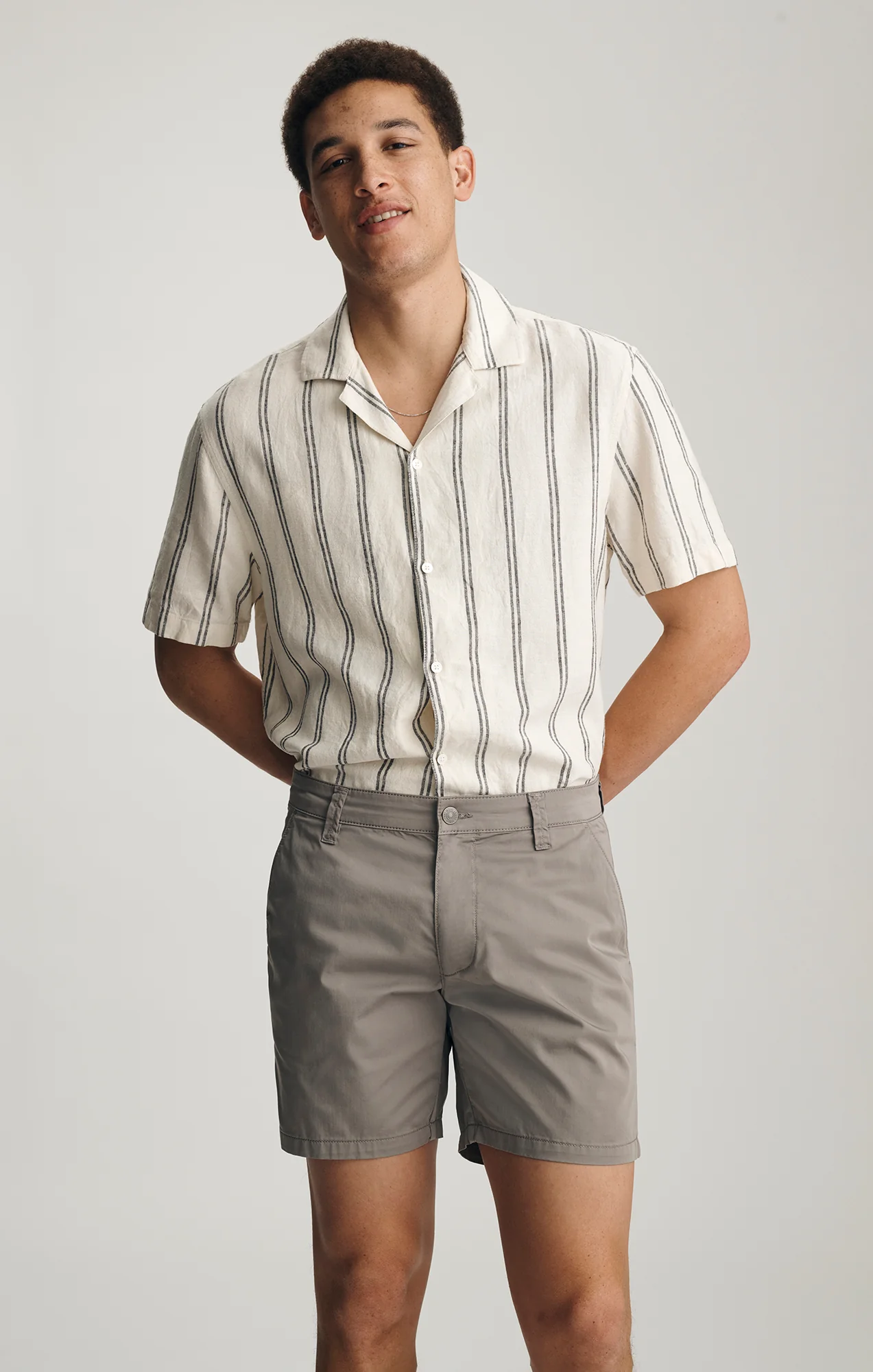 NATE CHINO SHORTS IN FOGGY CITY SMART