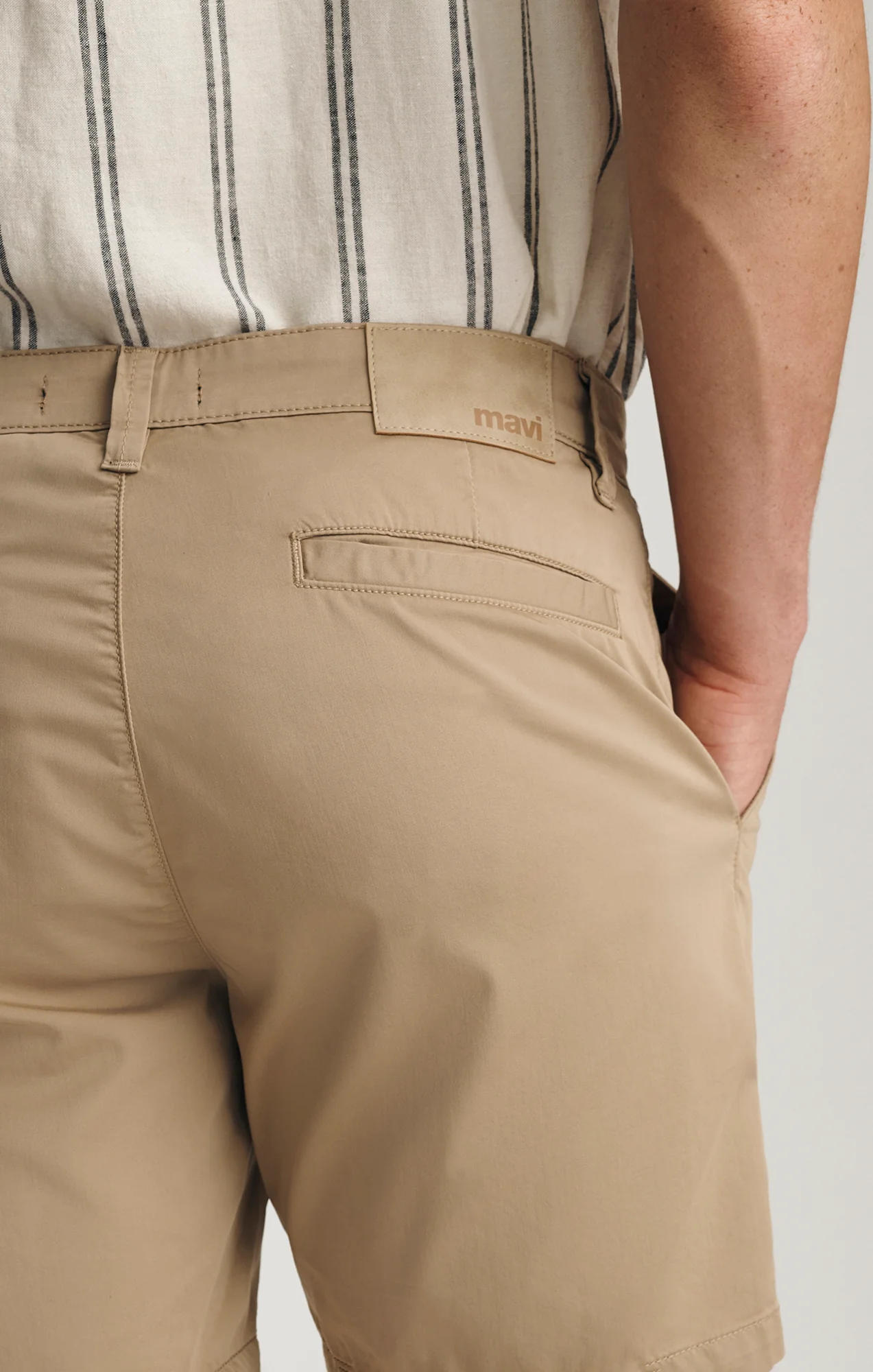 NATE CHINO SHORTS IN OXFORD TAN CITY SMART - Image 6
