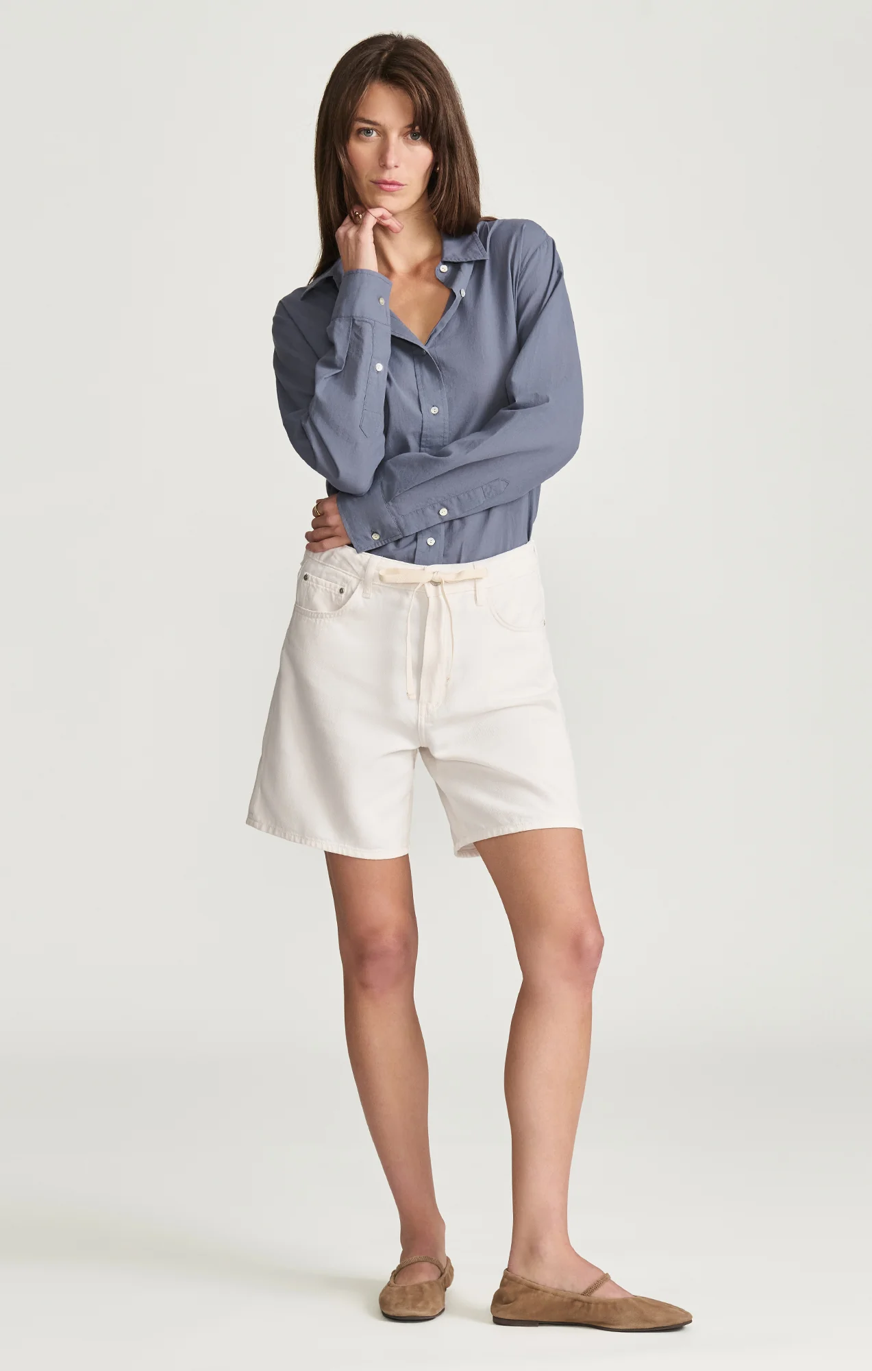 NELLA RELAXED SHORTS IN OFF-WHITE WELL BLUE