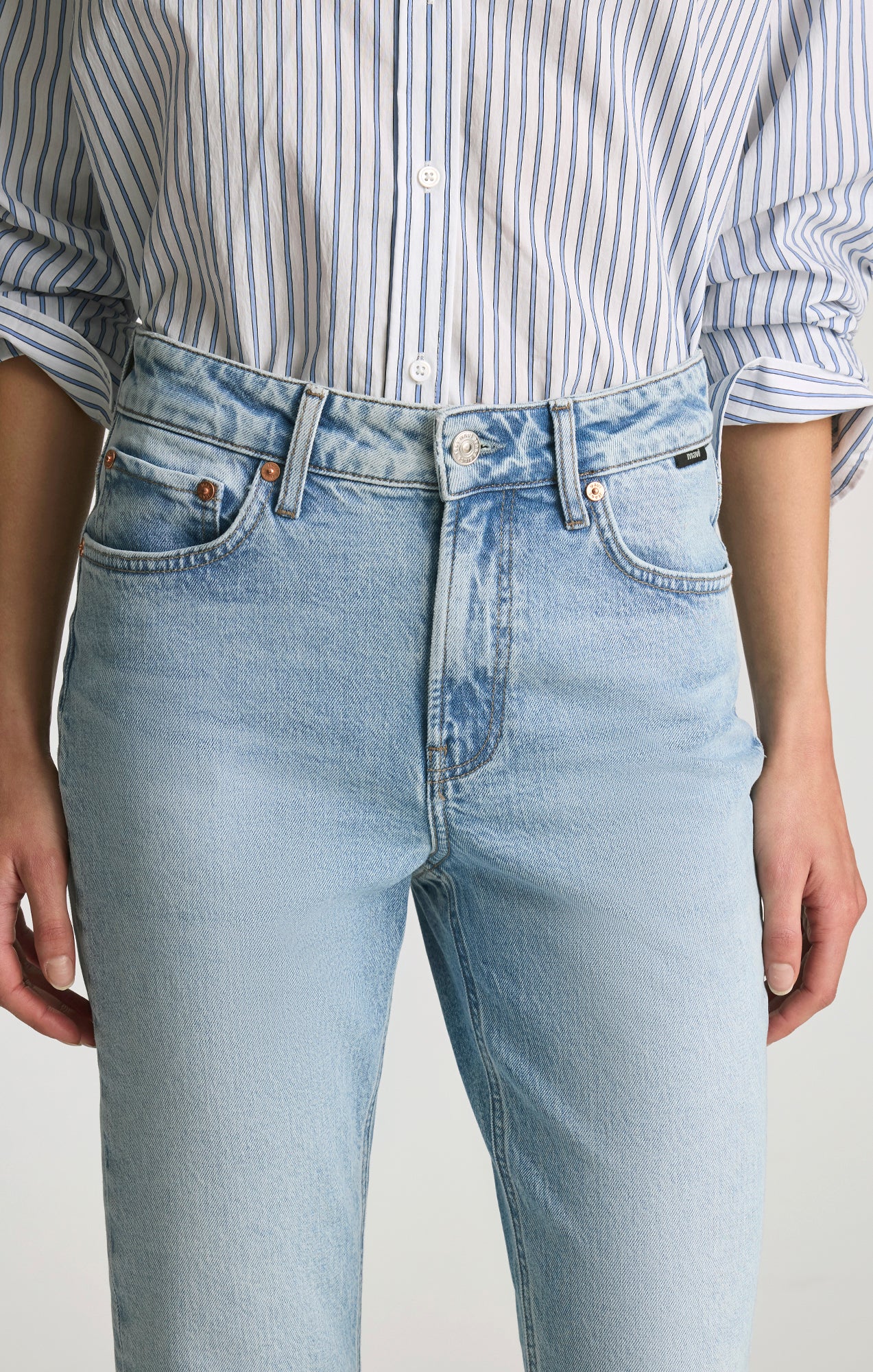 NEW YORK STRAIGHT LEG IN LIGHT BRUSHED CLASSIC BLUE - Image 6