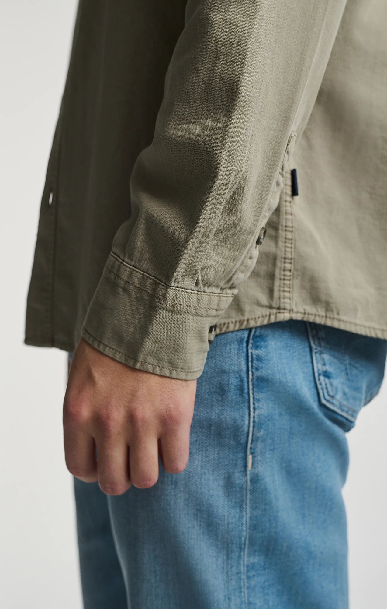 ONE POCKET BUTTON-UP SHIRT IN ROASTED CASHEW - Image 3