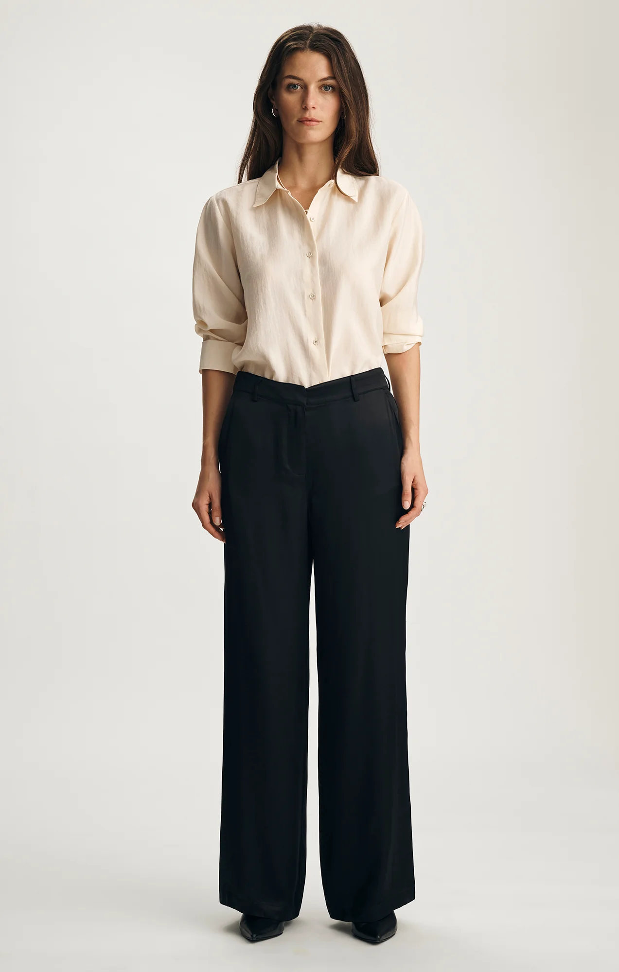 SATIN WIDE LEG PANTS IN BLACK - Image 4