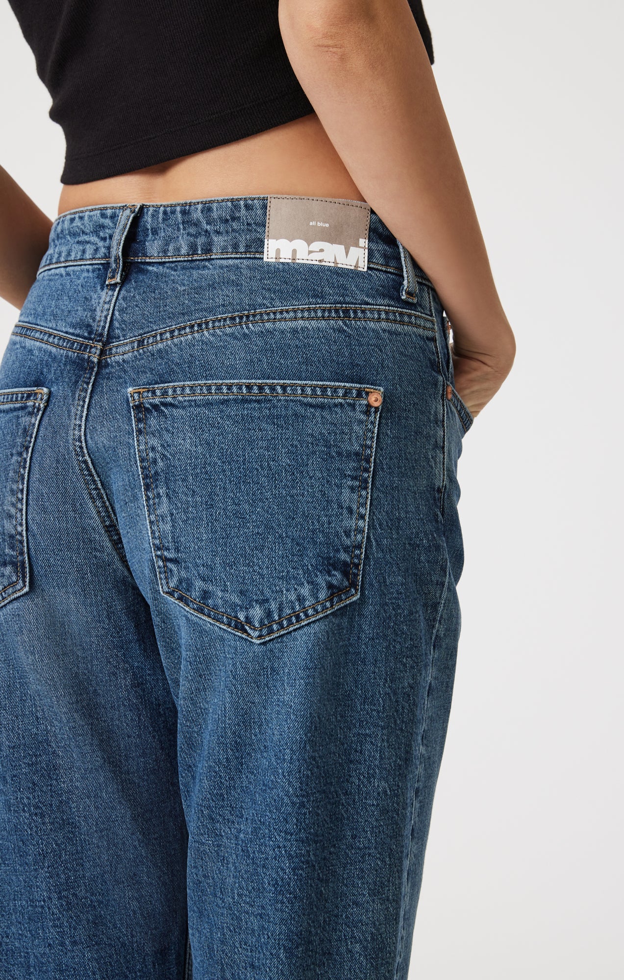 SAVANNAH CUFFED STRAIGHT LEG IN SHADED CLASSIC BLUE - Image 4