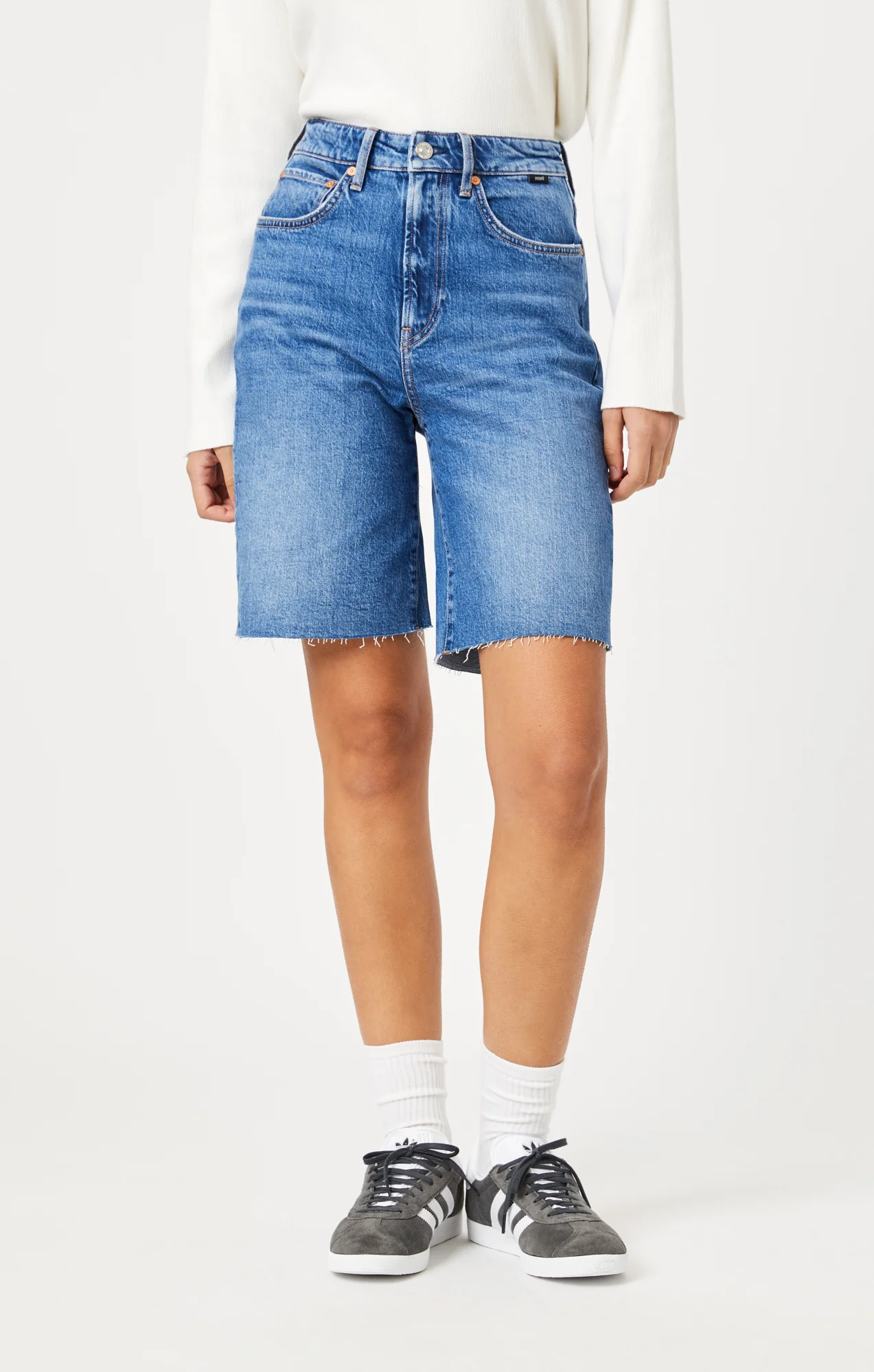 SELINA SHORTS IN MID BRUSHED CLASSIC BLUE - Image 2