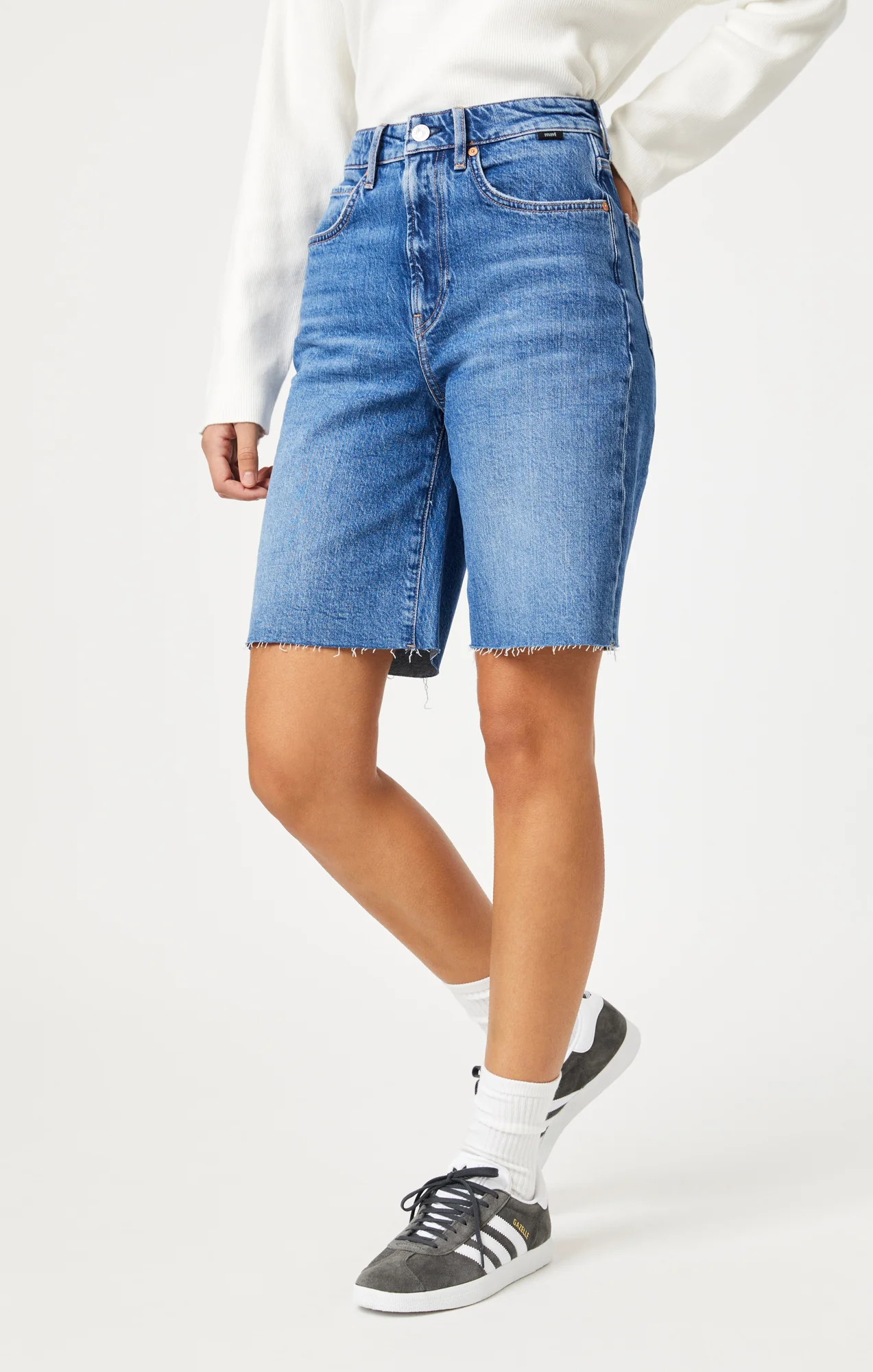 SELINA SHORTS IN MID BRUSHED CLASSIC BLUE - Image 3