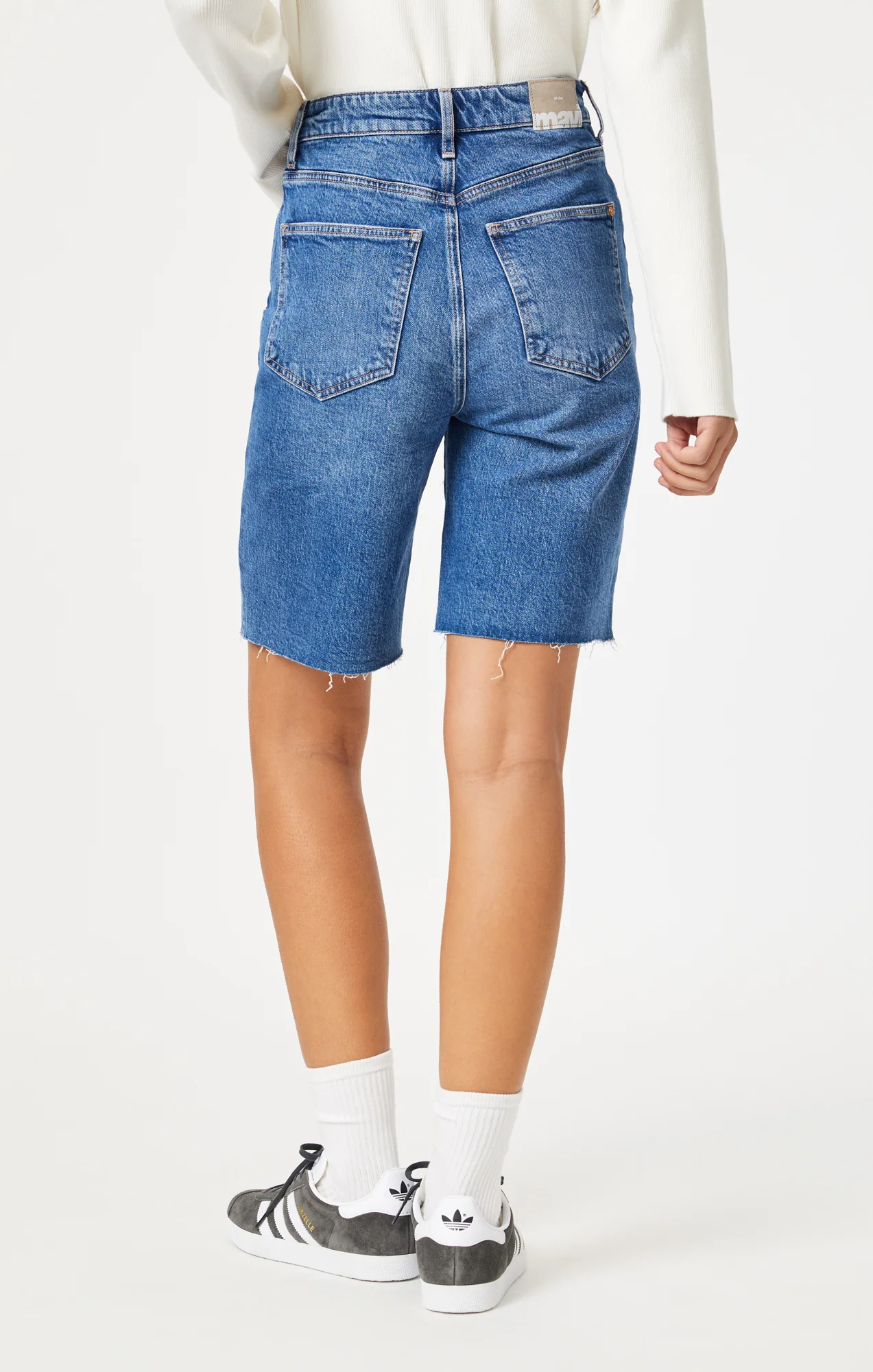 SELINA SHORTS IN MID BRUSHED CLASSIC BLUE - Image 4