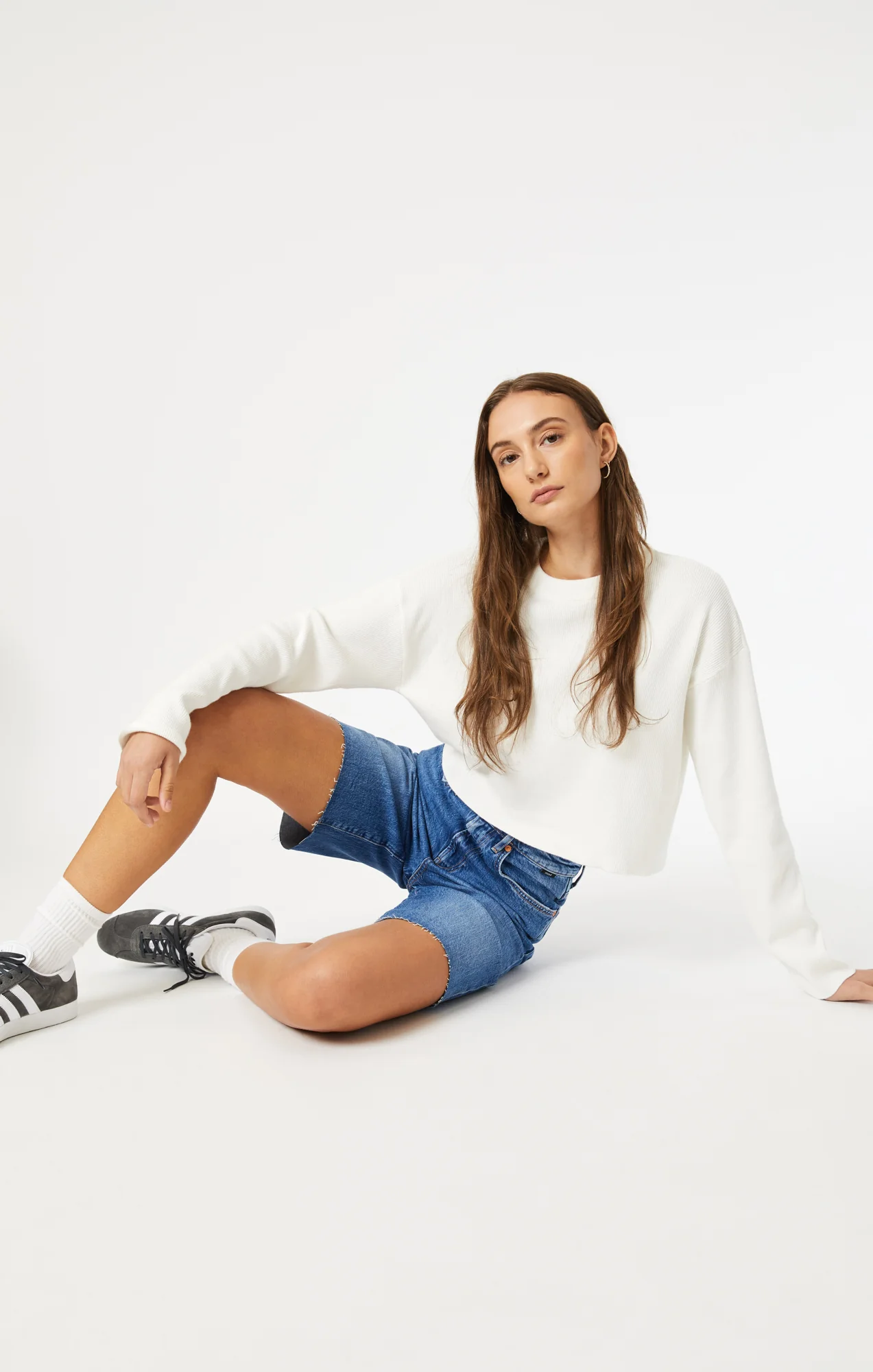 SELINA SHORTS IN MID BRUSHED CLASSIC BLUE - Image 6