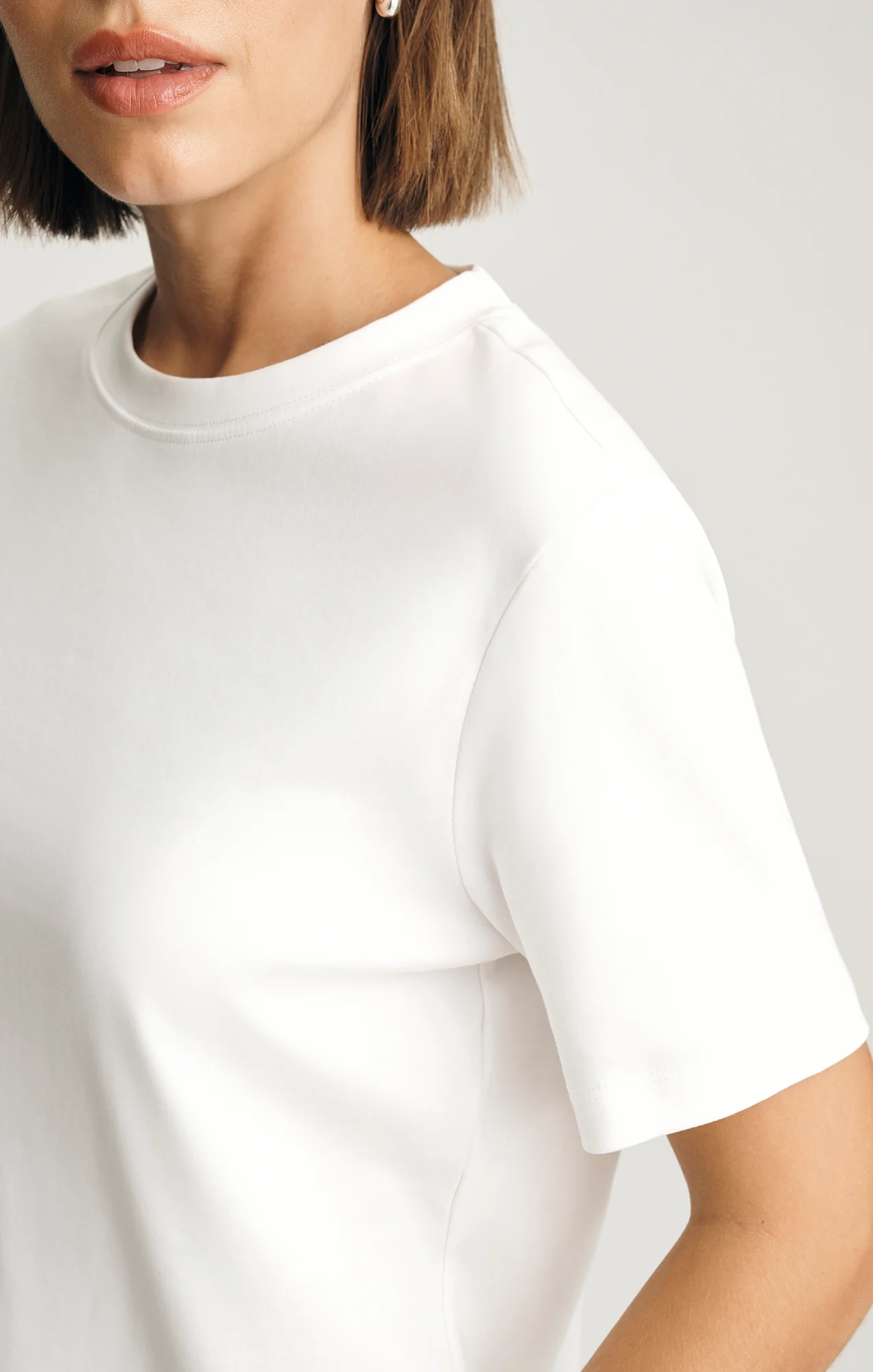 AUDREY INTERLOCK CREW NECK T-SHIRT IN WHITE - Image 4