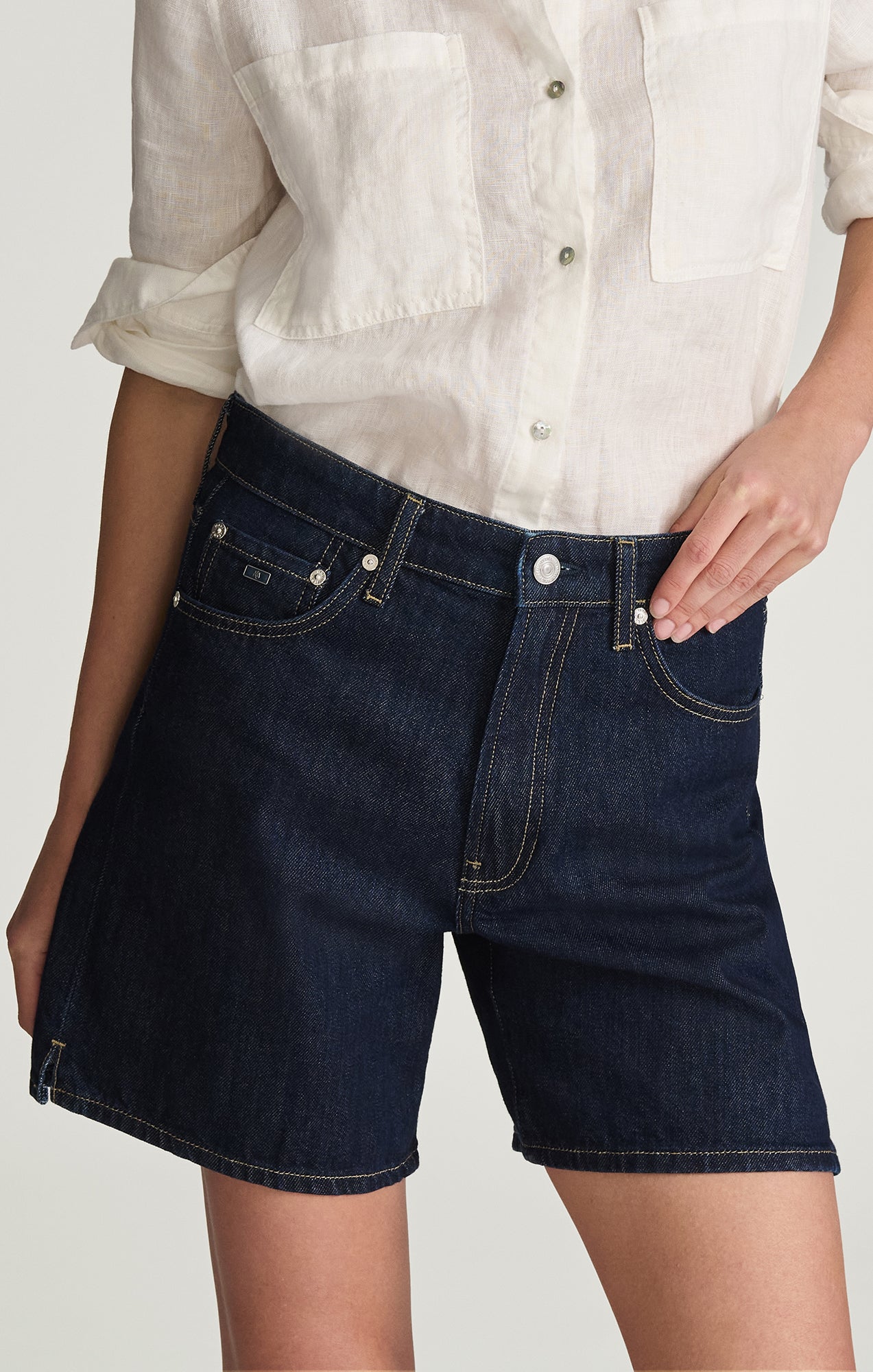 SIENA SHORTS IN RINSE CLASSIC DENIM - Image 5