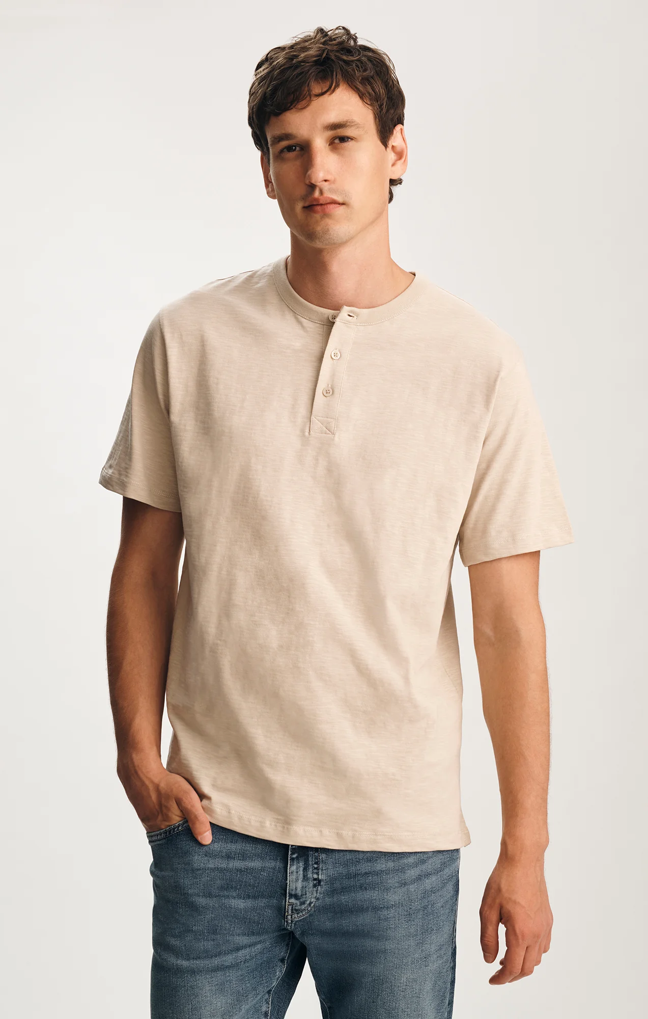 SLUB HENLEY T-SHIRT IN FEATHER GRAY