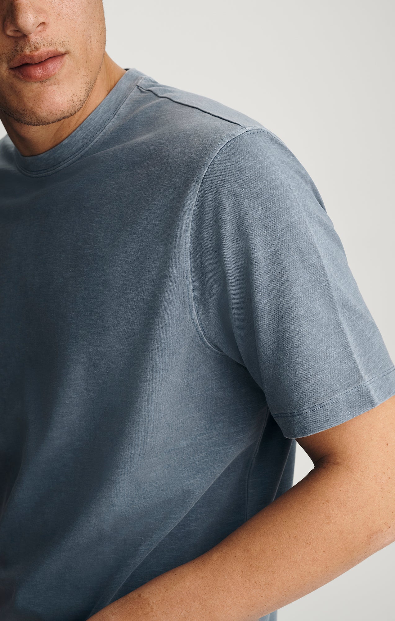 SOFT SLUB CREW NECK T-SHIRT IN FLINT STONE - Image 3