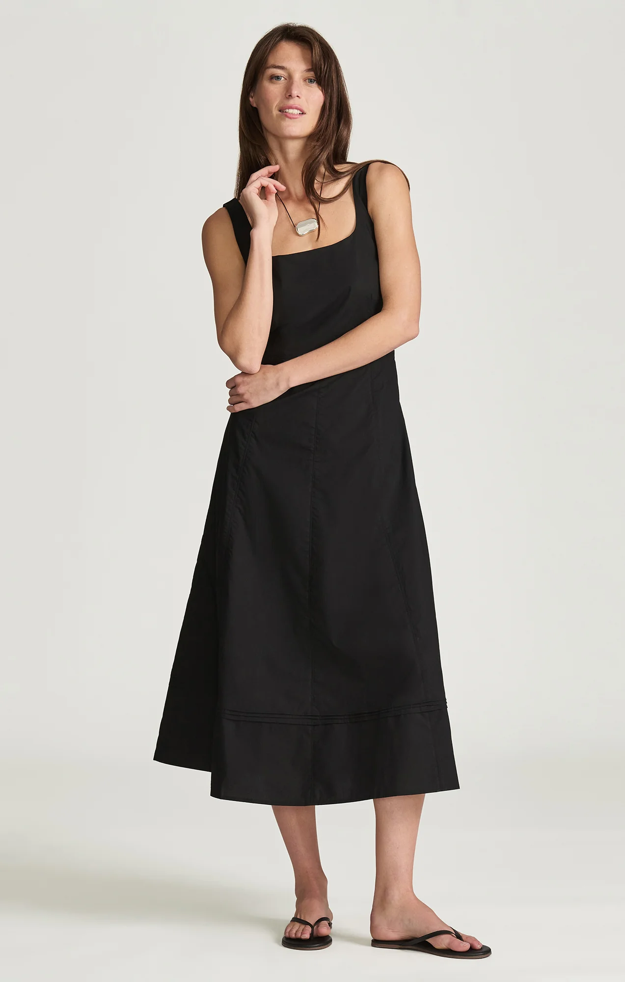 SQUARE NECK SEAMED MAXI DRESS IN BLACK