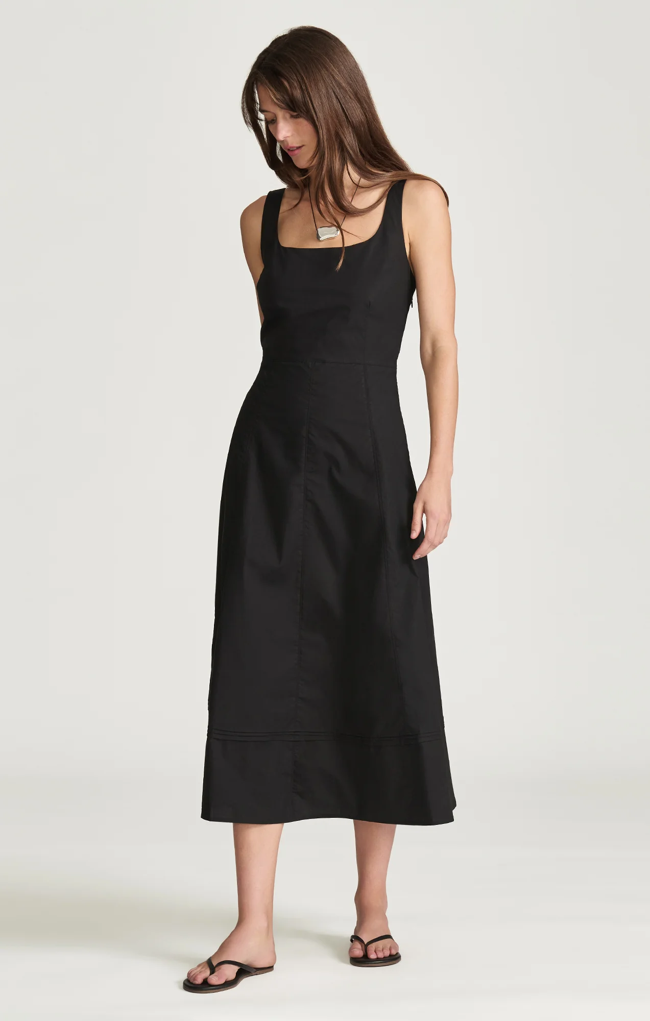 SQUARE NECK SEAMED MAXI DRESS IN BLACK - Image 2