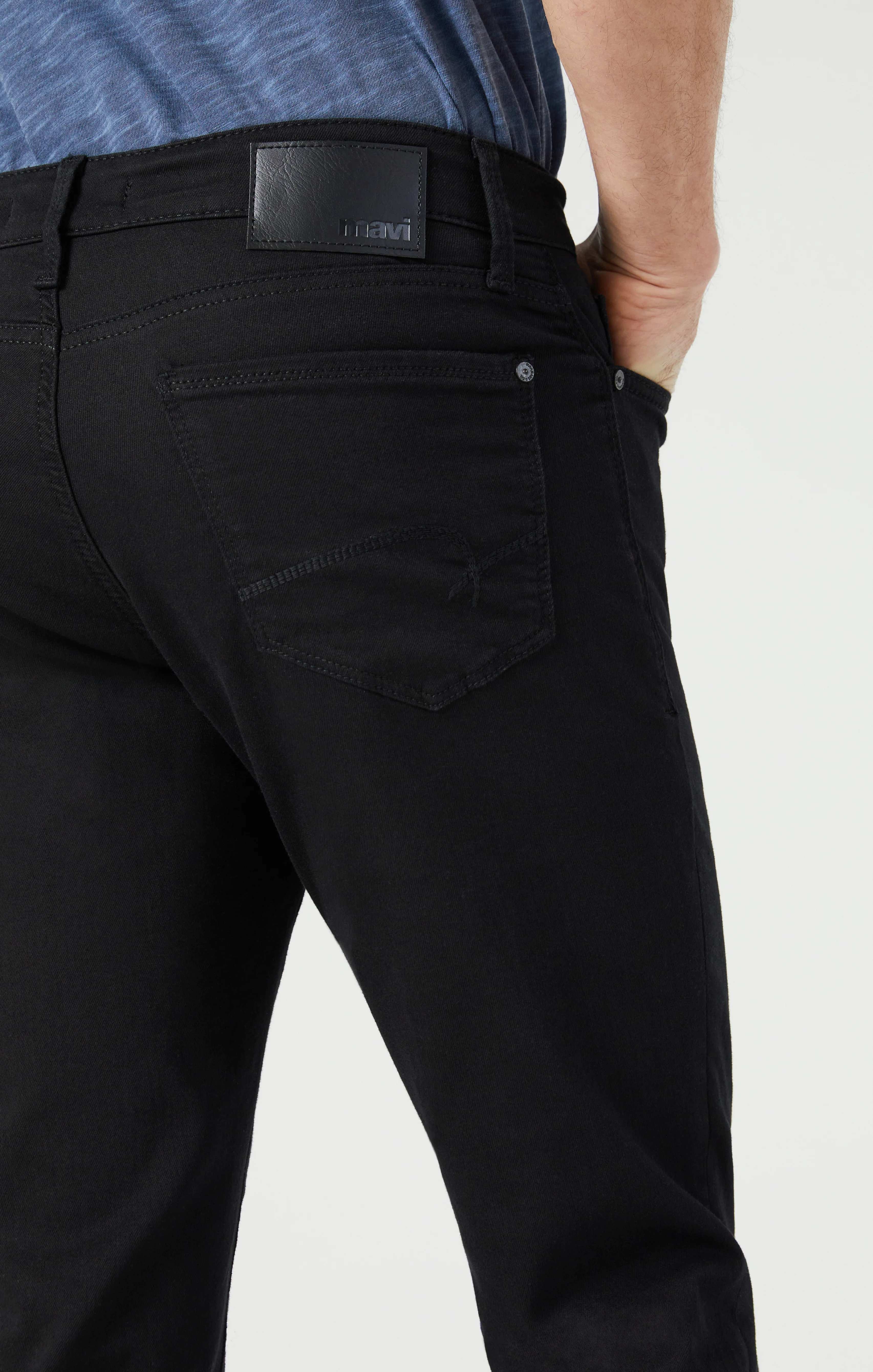 STEVE ATHLETIC FIT IN BLACK SUPERMOVE - Image 6