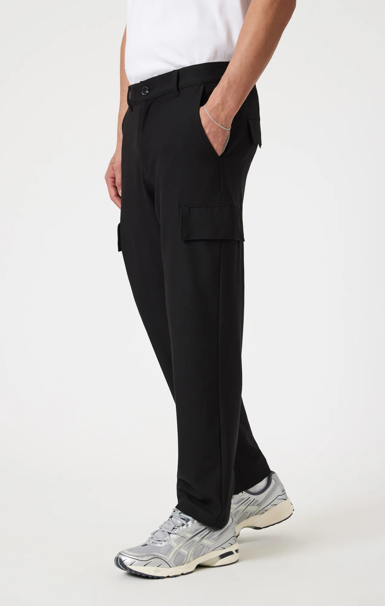 STRAIGHT LEG CARGO PANTS IN JET BLACK - Image 4