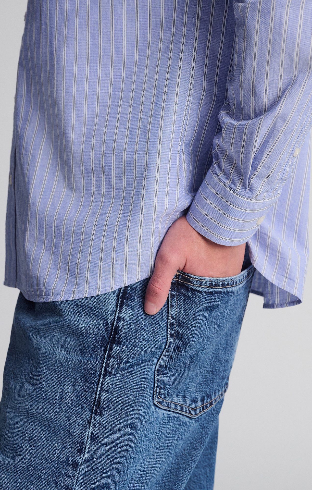 STRIPED LONG SLEEVE BUTTON-UP SHIRT IN HEATHER - Image 4