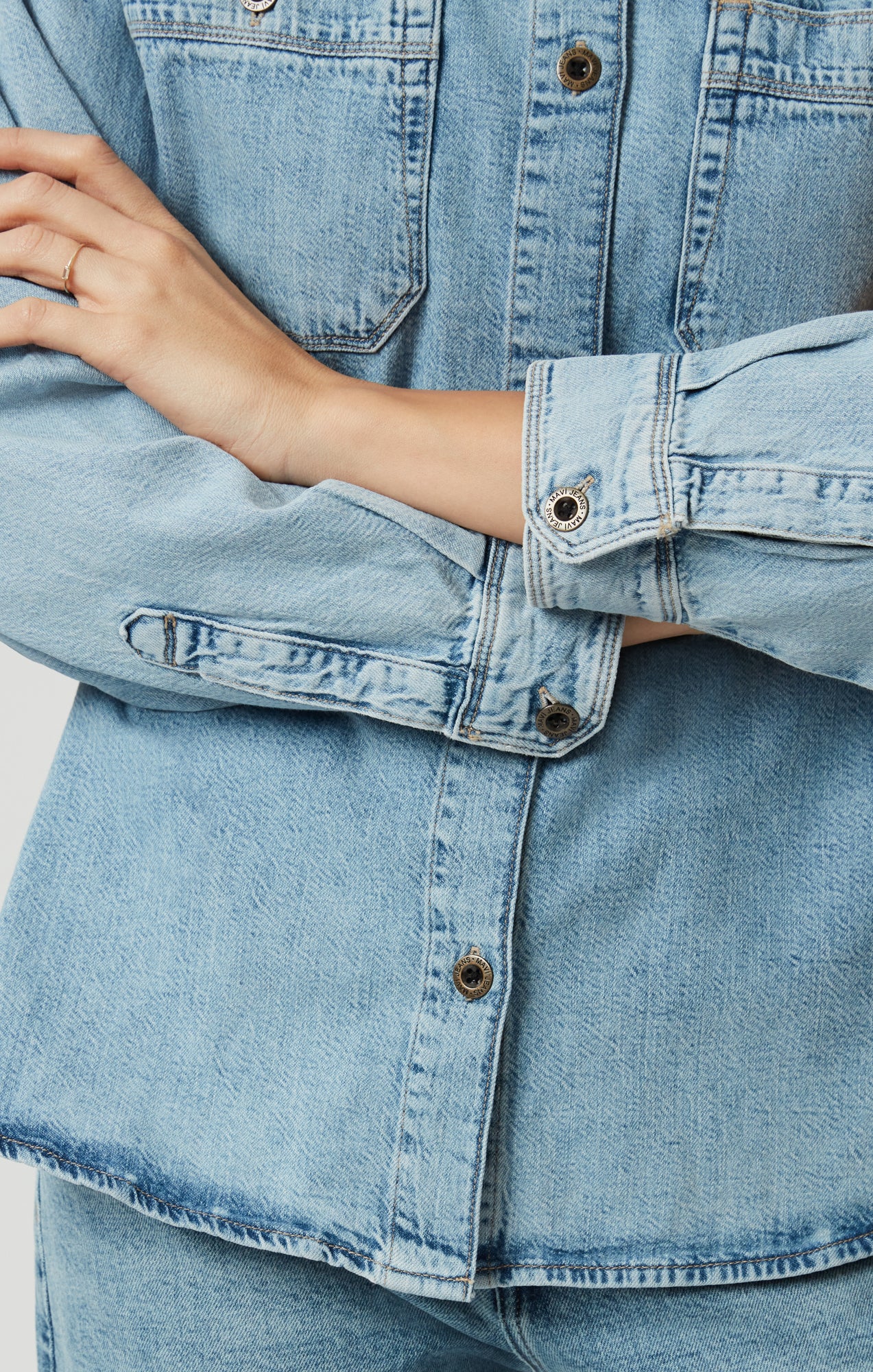 SUSAN DENIM SHIRT IN LIGHT USED DENIM - Image 4