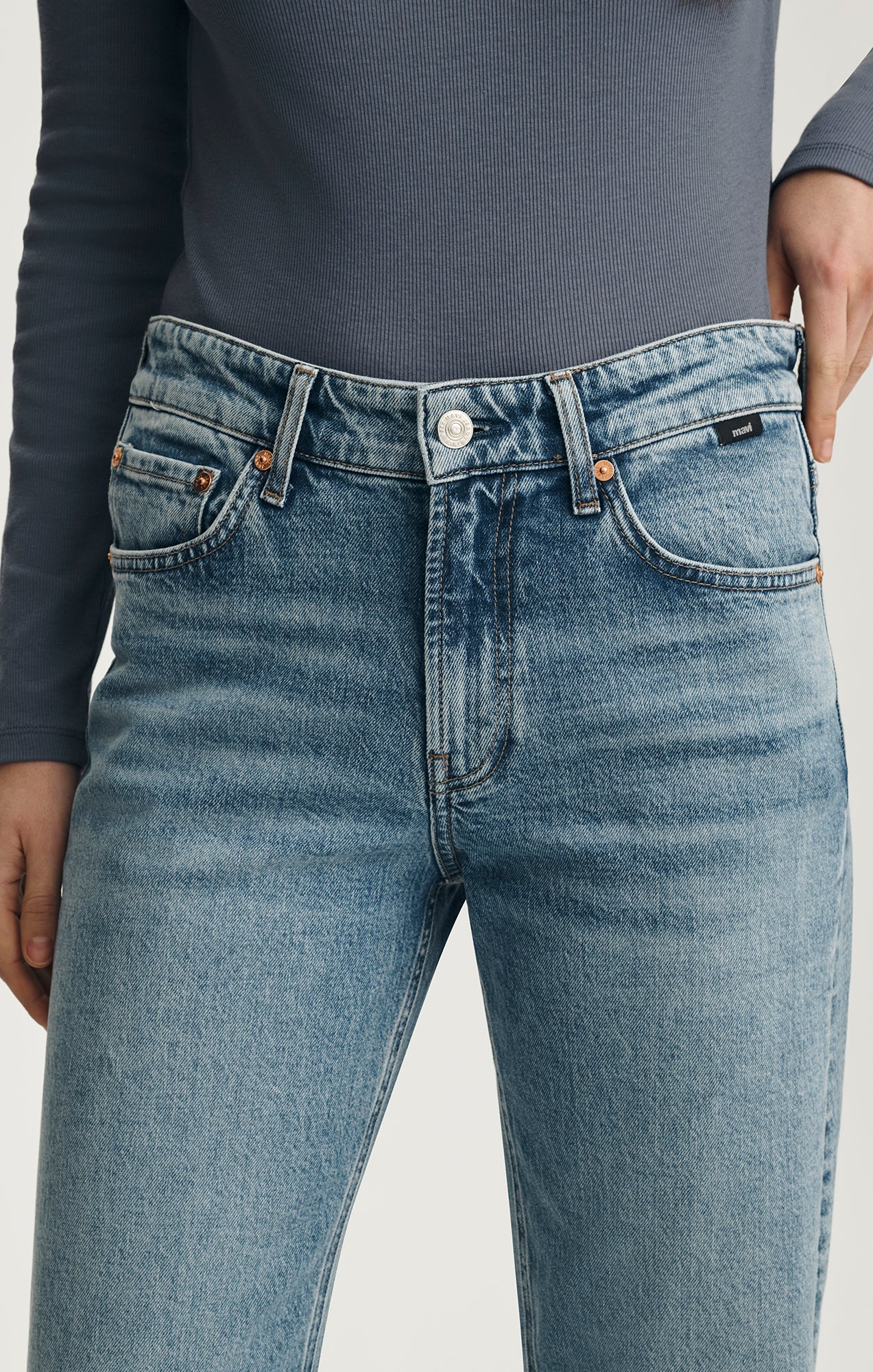 TAYLOR STRAIGHT LEG IN MID BRUSHED CLASSIC BLUE - Image 6